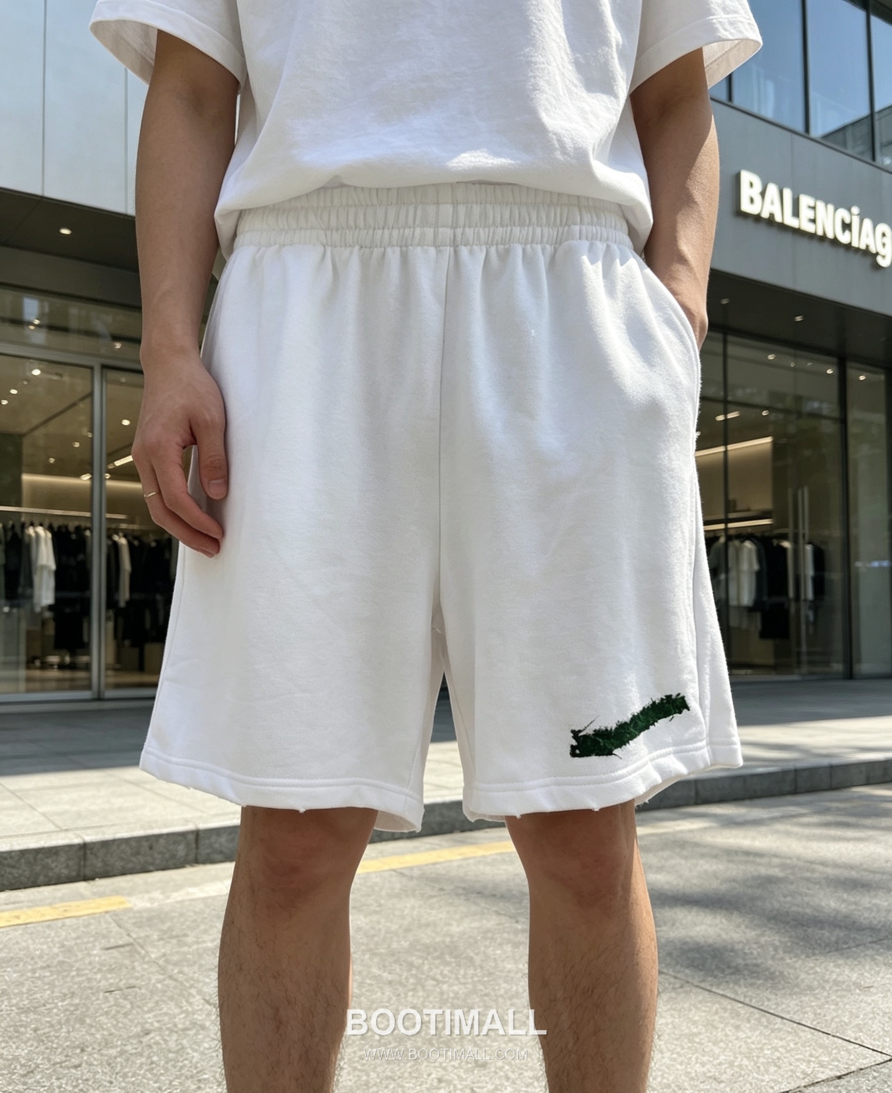 발렌시아가 그래피티 테이프 코튼 화이트 데미지 반바지 Balenciaga Graffiti Tape Cotton White Distressed Shorts 5부팬츠 10