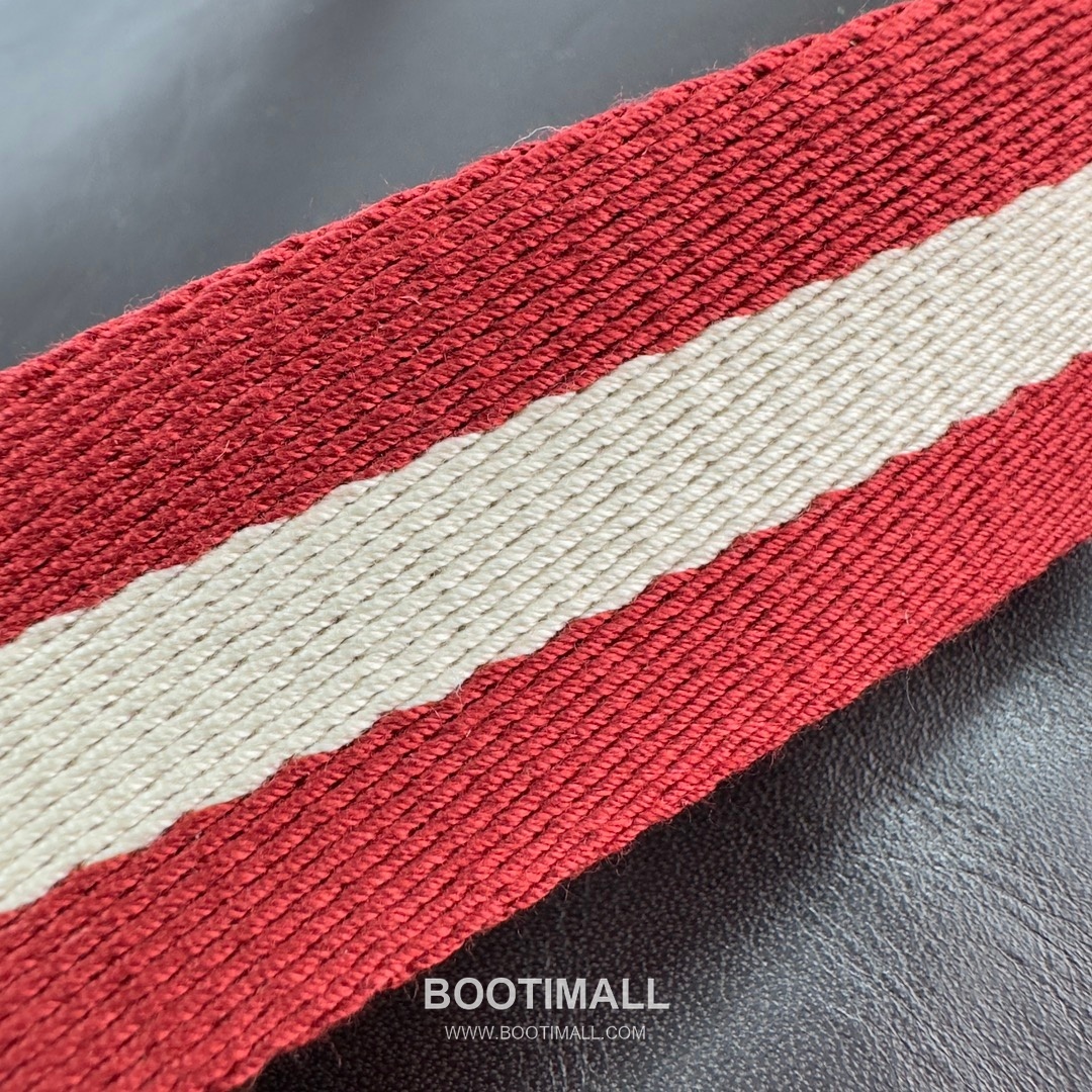 발리 클래식 오일 왁스 카우하이드 브라운 백팩 대용량 노트북 백팩 브라운 Bally Classic Oil Wax Cowhide Brown Backpack Large Capacity Laptop Backpack 40cm 9