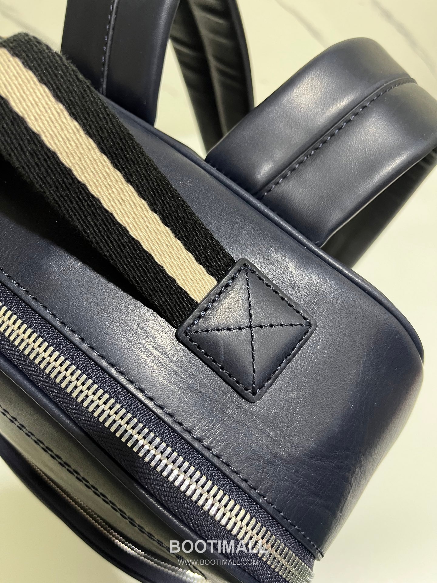 발리 클래식 오일 왁스 카우하이드 브라운 백팩 대용량 노트북 백팩 네이비 Bally Classic Oil Wax Cowhide Brown Backpack Large Capacity Laptop Backpack 40cm 7