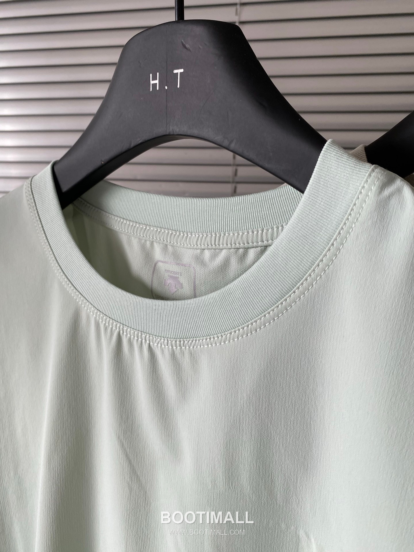 데상트 2026 SS 나일론 스판 블랙 로고 프린트 아이스 쿨링 반팔 라임 티셔츠 Descente 2026 SS Nylon Spandex Black Logo Print Ice Cooling Short Sleeve T-Shirt D14544 M 3