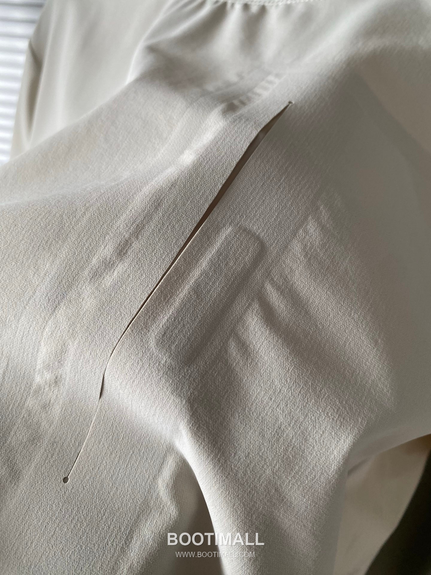 데상트 2026 SS 나일론 스판 블랙 로고 프린트 아이스 쿨링 반팔 베이지 티셔츠 Descente 2026 SS Nylon Spandex Black Logo Print Ice Cooling Short Sleeve T-Shirt D14544 M 5