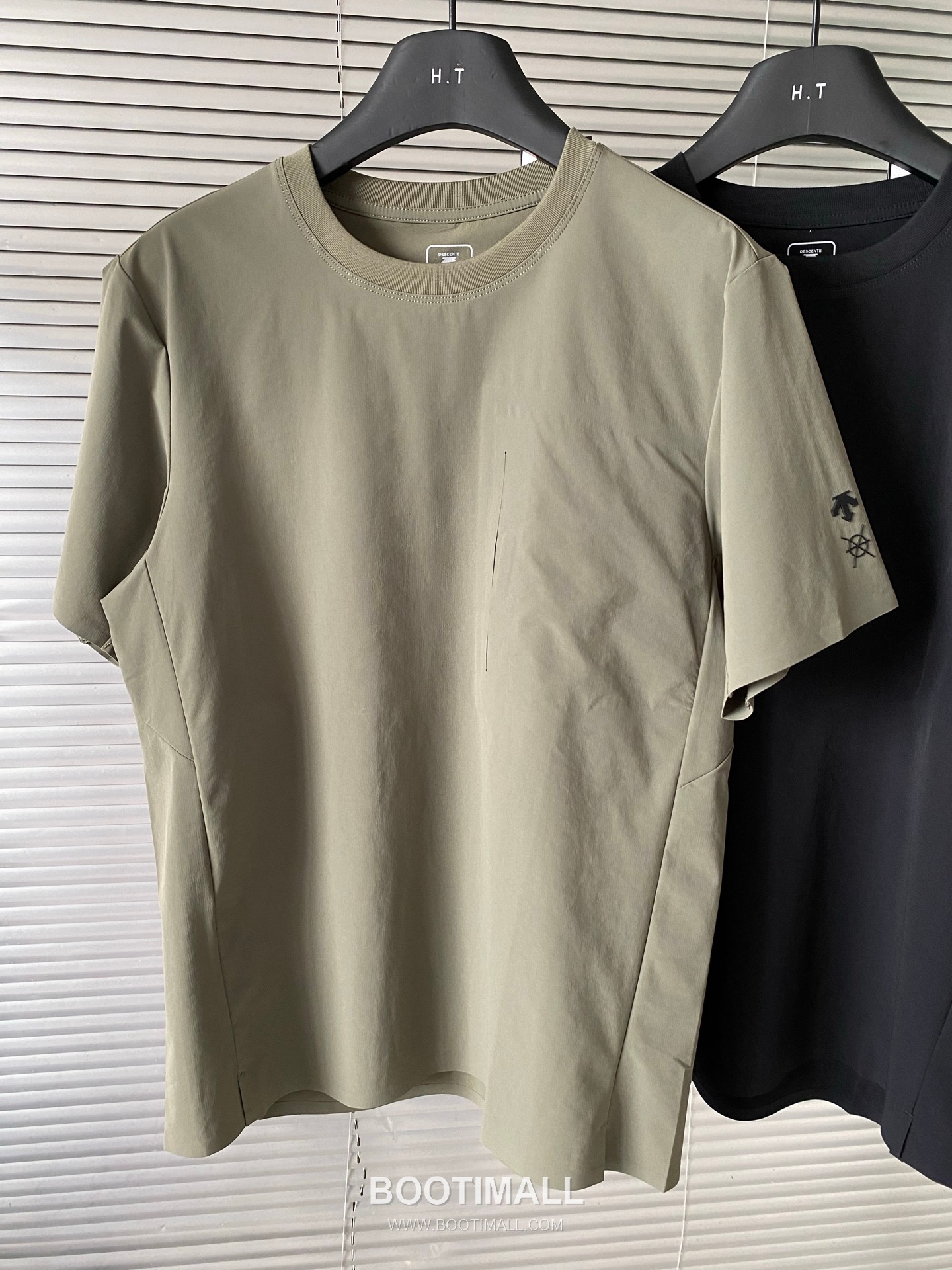 데상트 2026 SS 나일론 스판 블랙 로고 프린트 아이스 쿨링 반팔 베이지 티셔츠 Descente 2026 SS Nylon Spandex Black Logo Print Ice Cooling Short Sleeve T-Shirt D14544 M 6