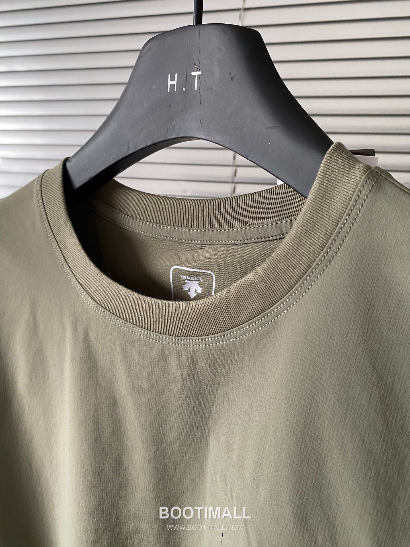 데상트 2026 SS 나일론 스판 블랙 로고 프린트 아이스 쿨링 반팔 베이지 티셔츠 Descente 2026 SS Nylon Spandex Black Logo Print Ice Cooling Short Sleeve T-Shirt D14544 M 7