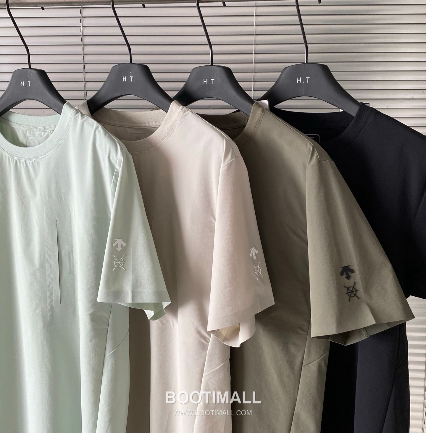 데상트 2026 SS 나일론 스판 블랙 로고 프린트 아이스 쿨링 반팔 블랙 티셔츠 Descente 2026 SS Nylon Spandex Black Logo Print Ice Cooling Short Sleeve T-Shirt D14544 M 3