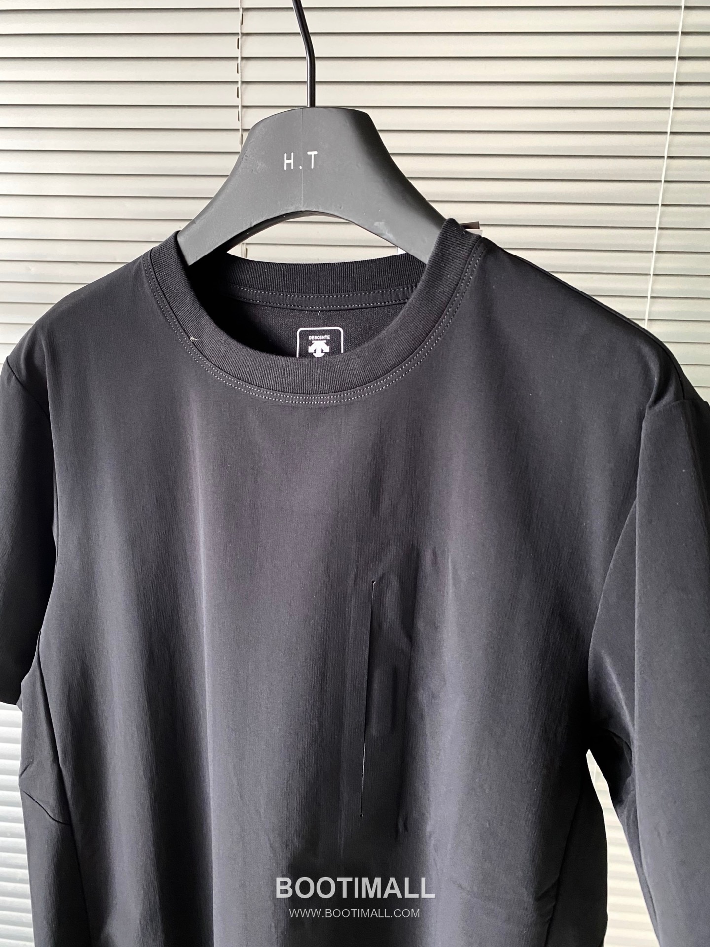 데상트 2026 SS 나일론 스판 블랙 로고 프린트 아이스 쿨링 반팔 블랙 티셔츠 Descente 2026 SS Nylon Spandex Black Logo Print Ice Cooling Short Sleeve T-Shirt D14544 M 5