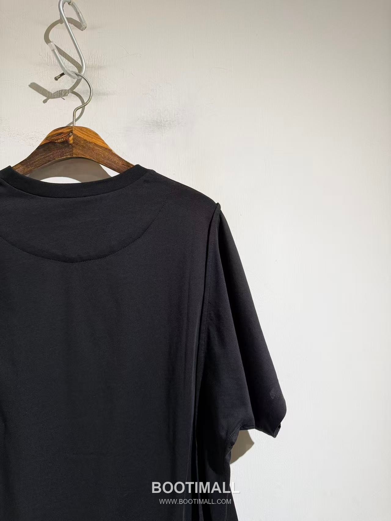 요지야마모토 Y-3 2026 SS 코튼 블랙 구조 절개 오버핏 반팔 블랙 티셔츠 Yohji Yamamoto Y-3 2026 SS Cotton Black Structured Cut Oversized Short Sleeve T-Shirt D21541 M 6