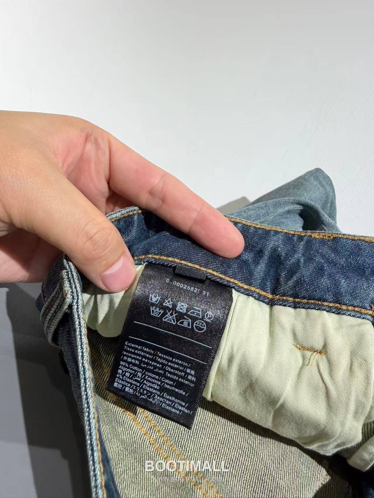 루이비통 2026 SS 코튼 스판 그레이블루 로고 자수 워싱 스트레이트핏 데님 팬츠 Louis Vuitton 2026 SS Cotton Spandex Grey Blue Logo Embroidered Washed Straight Fit Denim Pants D28587 32 16