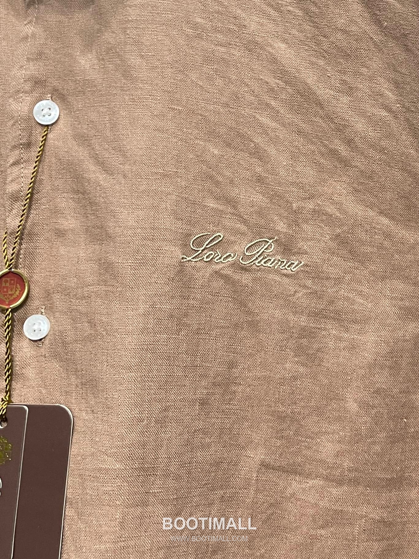 로로피아나 2026 SS 린넨 브라운 로고 자수 클래식 레귤러핏 셔츠 인디핑크 Loro Piana 2026 SS Linen Brown Logo Embroidered Classic Regular Fit Shirt D31544 M 4