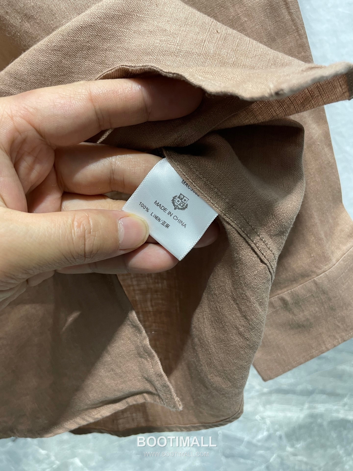 로로피아나 2026 SS 린넨 브라운 로고 자수 클래식 레귤러핏 셔츠 인디핑크 Loro Piana 2026 SS Linen Brown Logo Embroidered Classic Regular Fit Shirt D31544 M 9