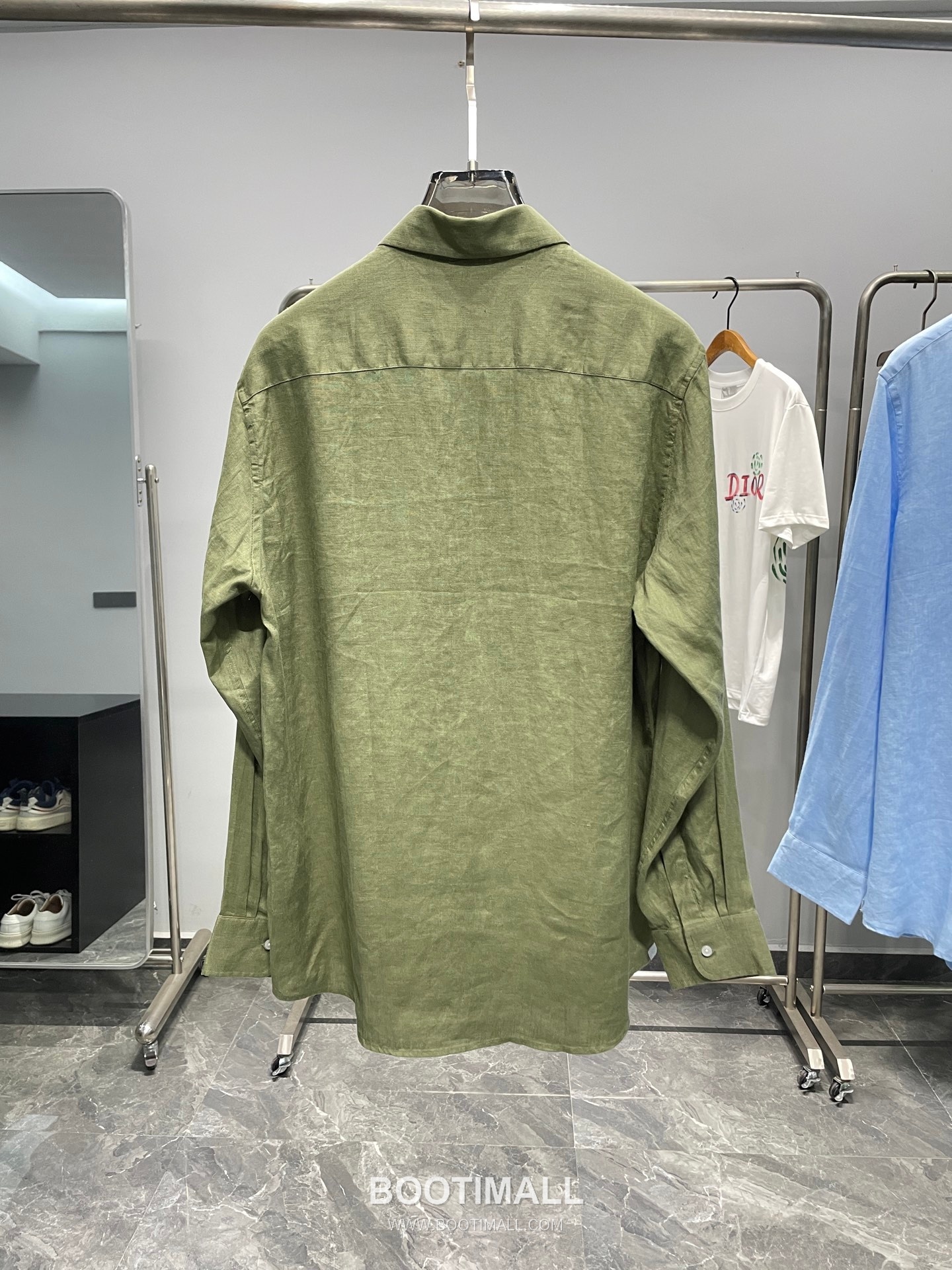 로로피아나 2026 SS 린넨 브라운 로고 자수 클래식 레귤러핏 셔츠 카키 Loro Piana 2026 SS Linen Brown Logo Embroidered Classic Regular Fit Shirt D31544 M 2