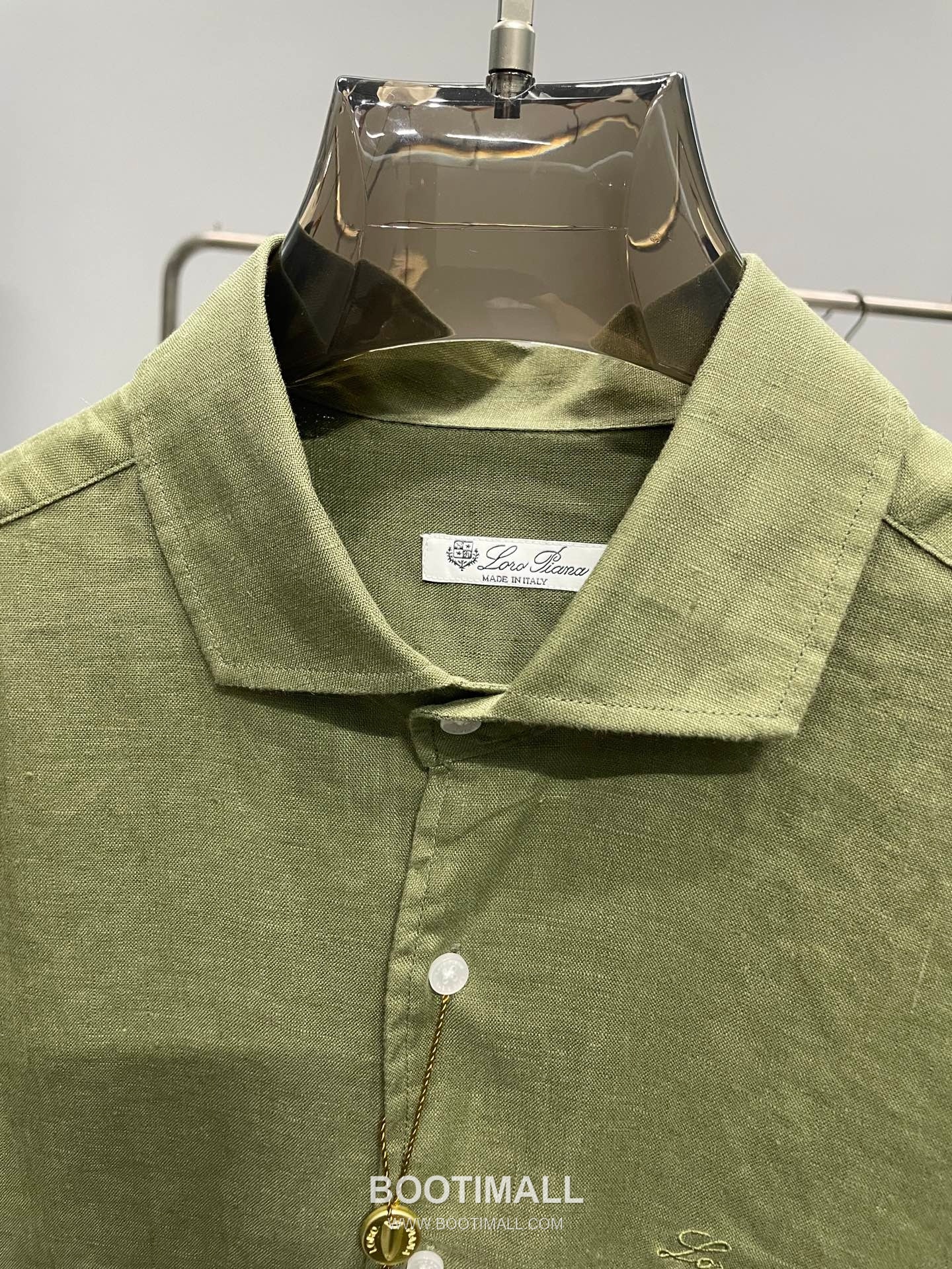 로로피아나 2026 SS 린넨 브라운 로고 자수 클래식 레귤러핏 셔츠 카키 Loro Piana 2026 SS Linen Brown Logo Embroidered Classic Regular Fit Shirt D31544 M 3