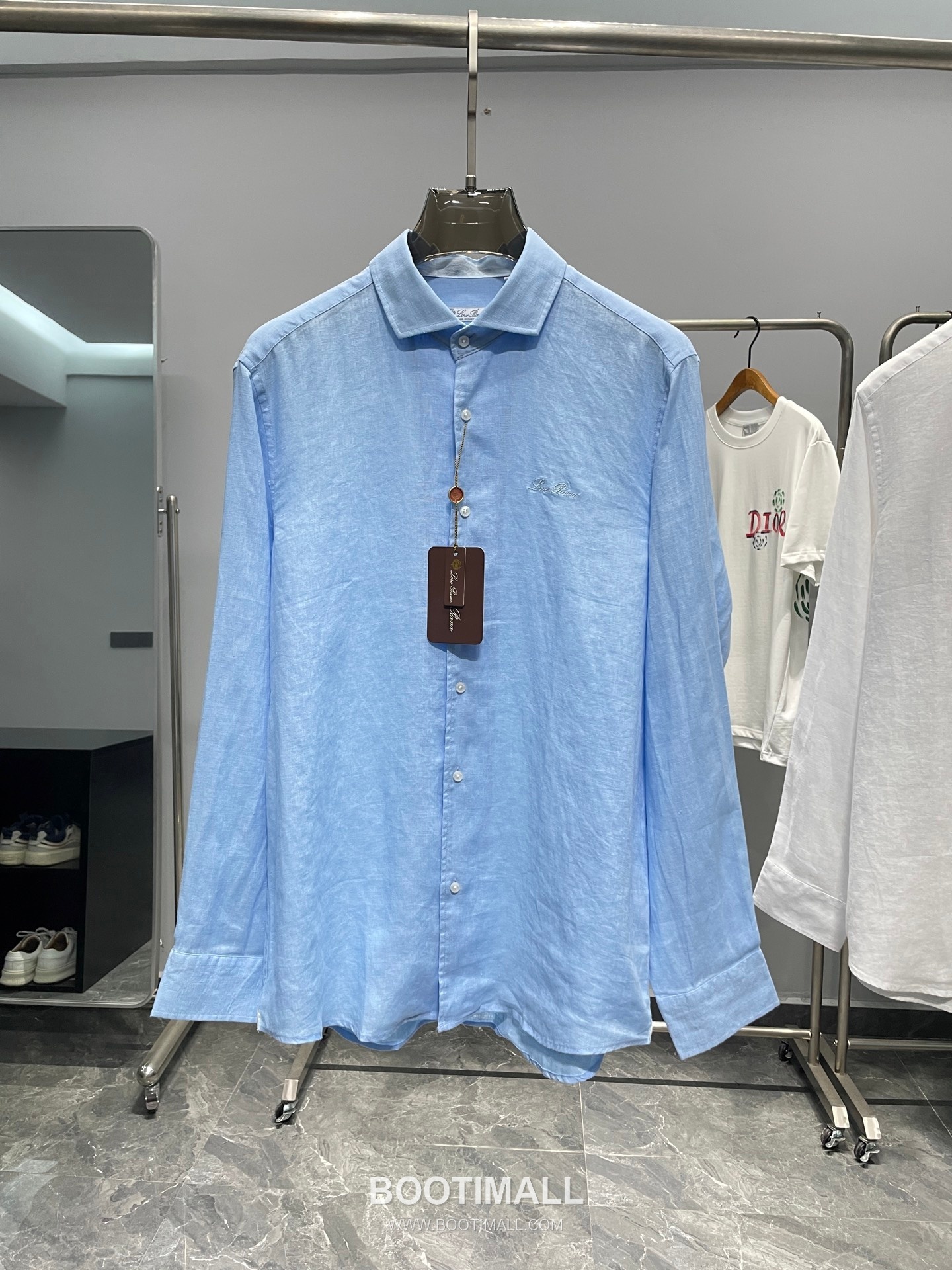 로로피아나 2026 SS 린넨 브라운 로고 자수 클래식 레귤러핏 셔츠 블루 Loro Piana 2026 SS Linen Brown Logo Embroidered Classic Regular Fit Shirt D31544 M 1