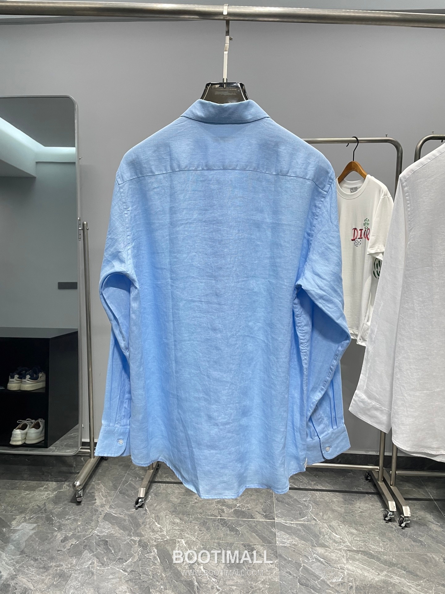 로로피아나 2026 SS 린넨 브라운 로고 자수 클래식 레귤러핏 셔츠 블루 Loro Piana 2026 SS Linen Brown Logo Embroidered Classic Regular Fit Shirt D31544 M 2