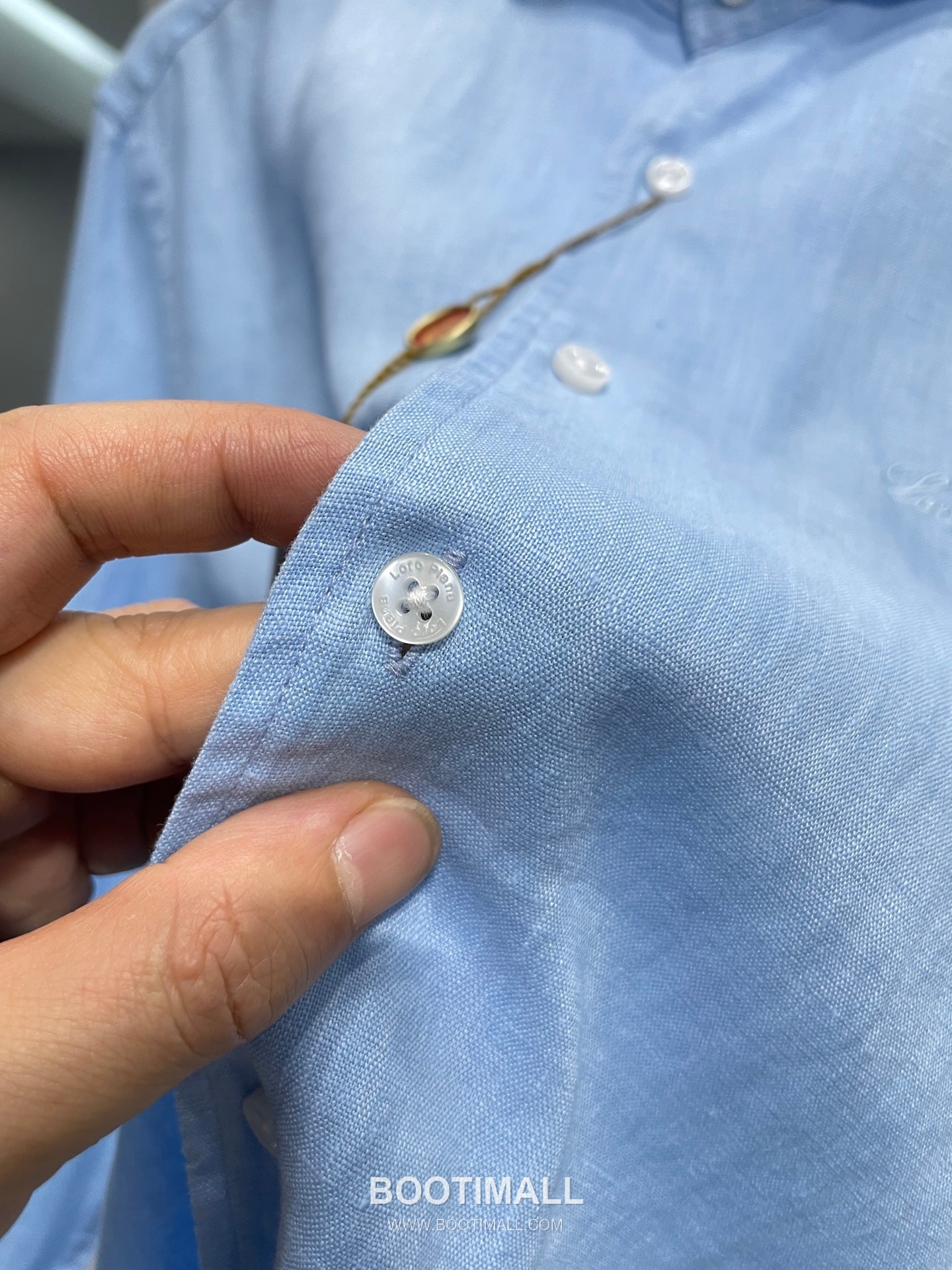 로로피아나 2026 SS 린넨 브라운 로고 자수 클래식 레귤러핏 셔츠 블루 Loro Piana 2026 SS Linen Brown Logo Embroidered Classic Regular Fit Shirt D31544 M 5