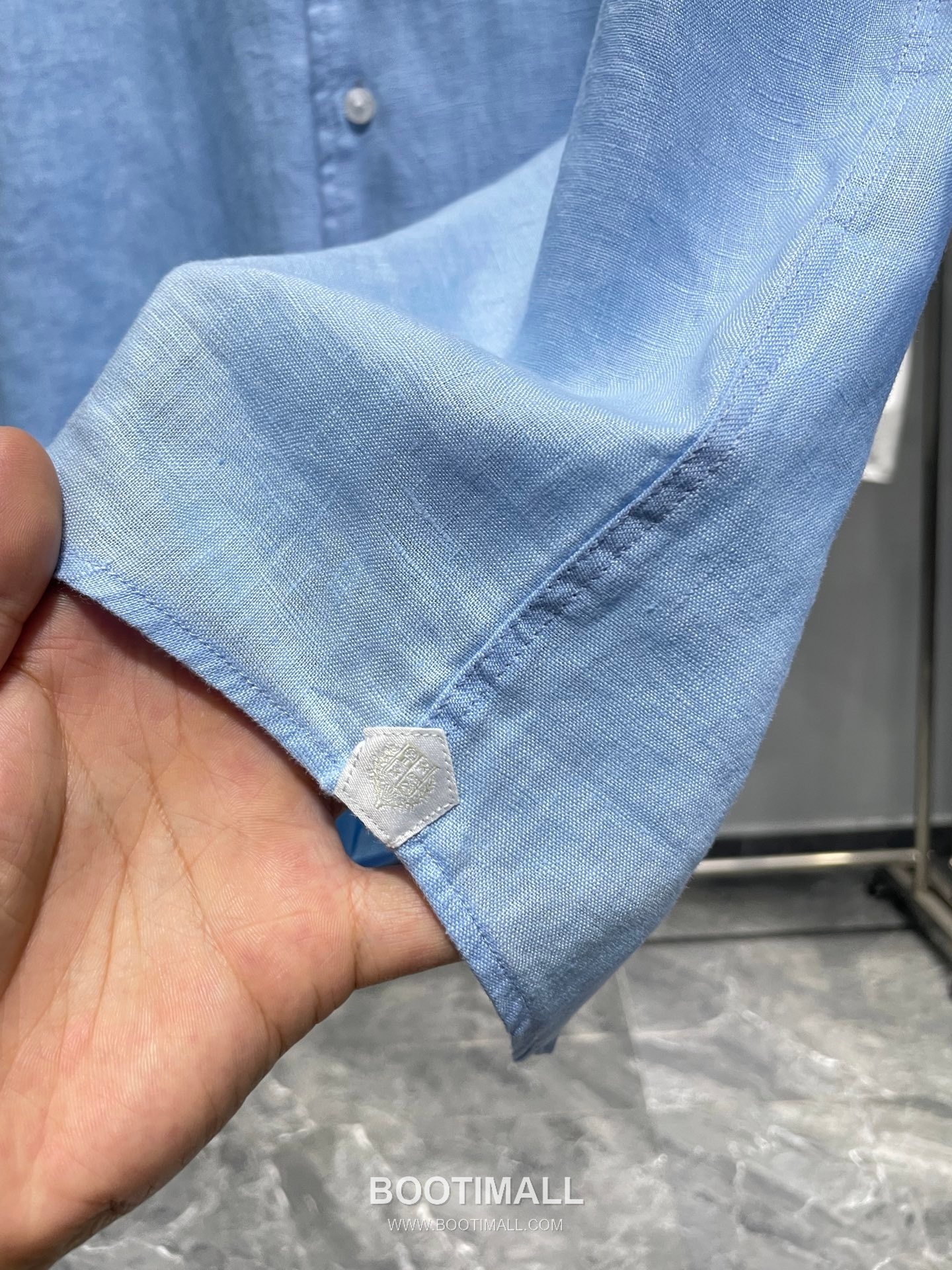 로로피아나 2026 SS 린넨 브라운 로고 자수 클래식 레귤러핏 셔츠 블루 Loro Piana 2026 SS Linen Brown Logo Embroidered Classic Regular Fit Shirt D31544 M 6