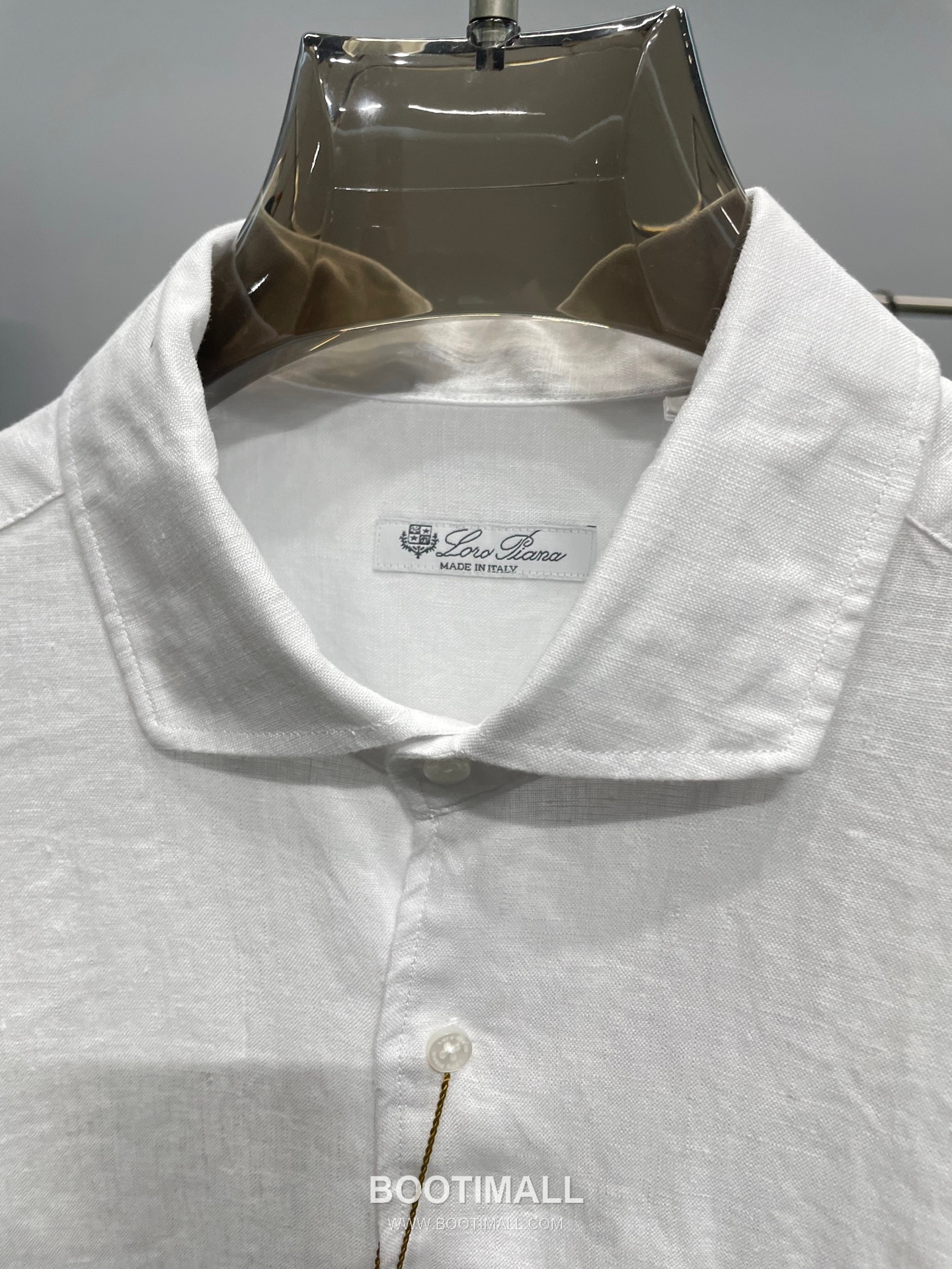 로로피아나 2026 SS 린넨 브라운 로고 자수 클래식 레귤러핏 셔츠 화이트 Loro Piana 2026 SS Linen Brown Logo Embroidered Classic Regular Fit Shirt D31544 M 3