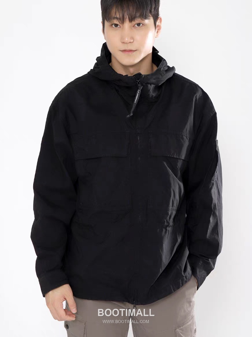 씨피컴퍼니 2026 SS 나일론 블랙 로고 지퍼 포켓 후드 기능성 재킷 C.P. Company 2026 SS Nylon Black Logo Zip Pocket Hooded Functional Jacket 11