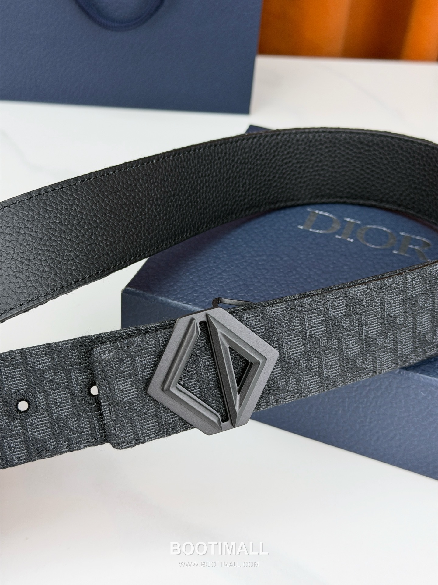 디올 오블리크 자카드 캔버스 블랙 네이비 리버서블 벨트 로고 다이아몬드 컷아웃 버클 Dior Oblique Jacquard Canvas Reversible Belt with Logo Diamond Cutout Buckle 4.0cm 2