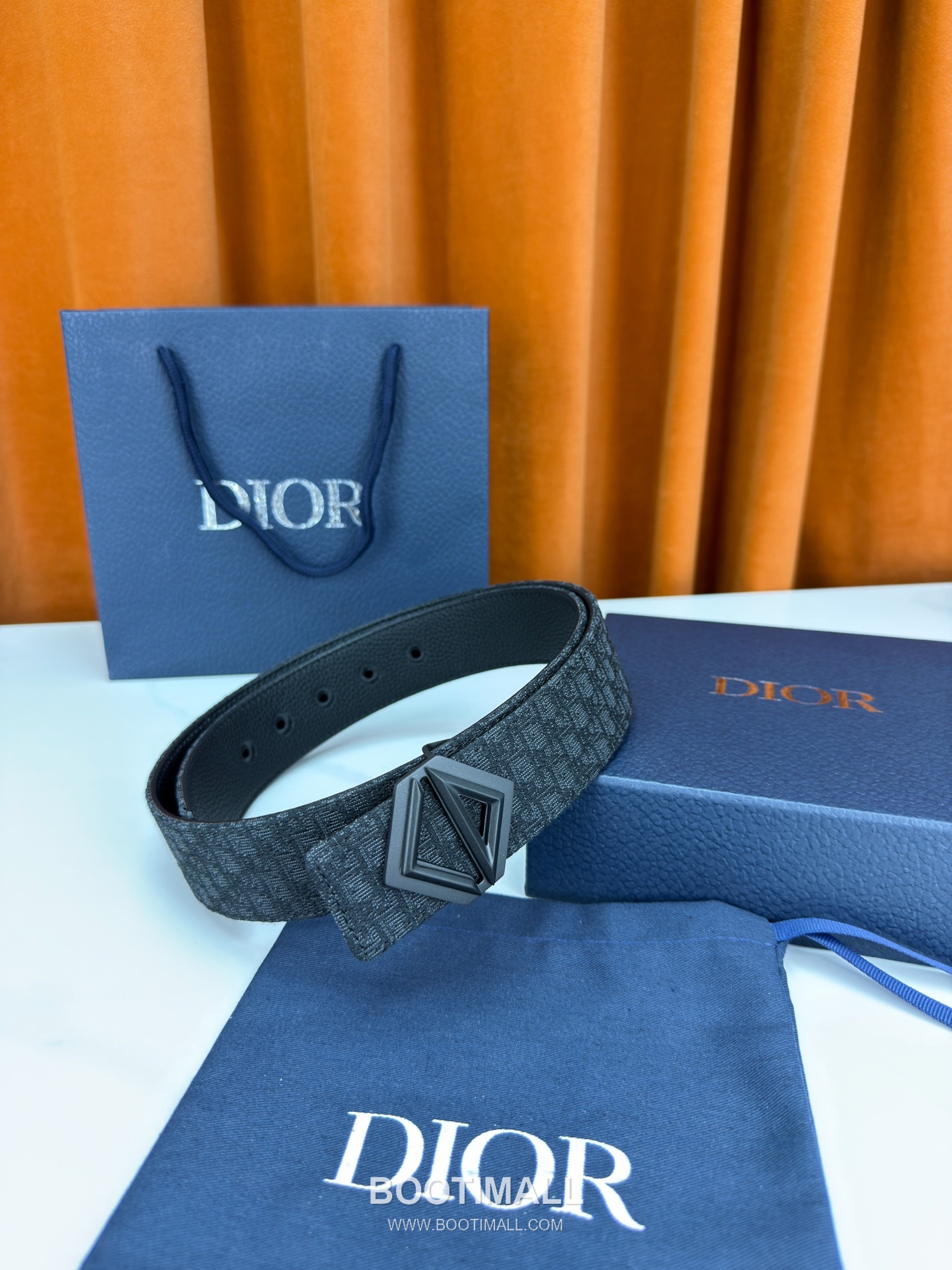 디올 오블리크 자카드 캔버스 블랙 네이비 리버서블 벨트 로고 다이아몬드 컷아웃 버클 Dior Oblique Jacquard Canvas Reversible Belt with Logo Diamond Cutout Buckle 4.0cm 3
