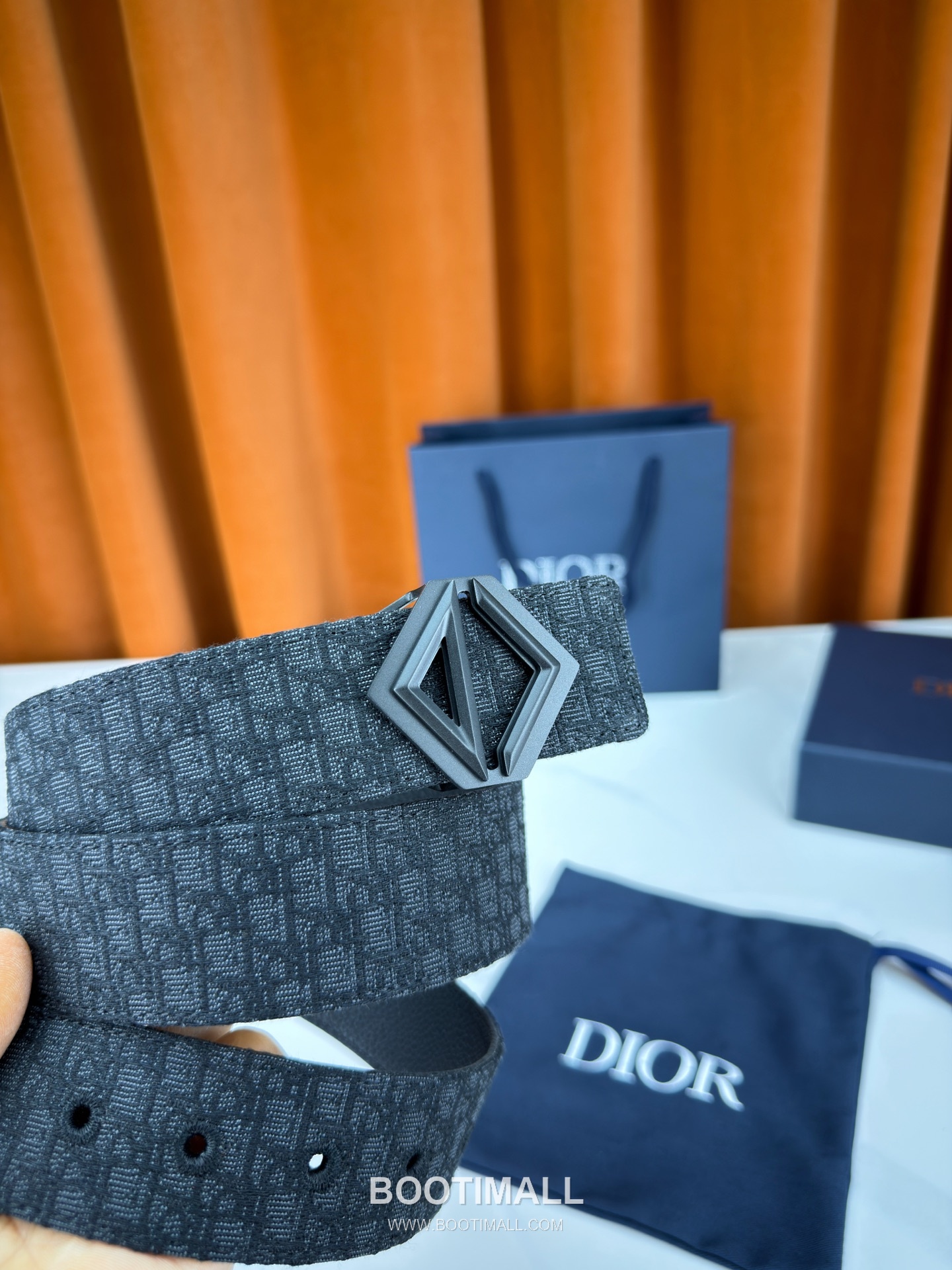 디올 오블리크 자카드 캔버스 블랙 네이비 리버서블 벨트 로고 다이아몬드 컷아웃 버클 Dior Oblique Jacquard Canvas Reversible Belt with Logo Diamond Cutout Buckle 4.0cm 6