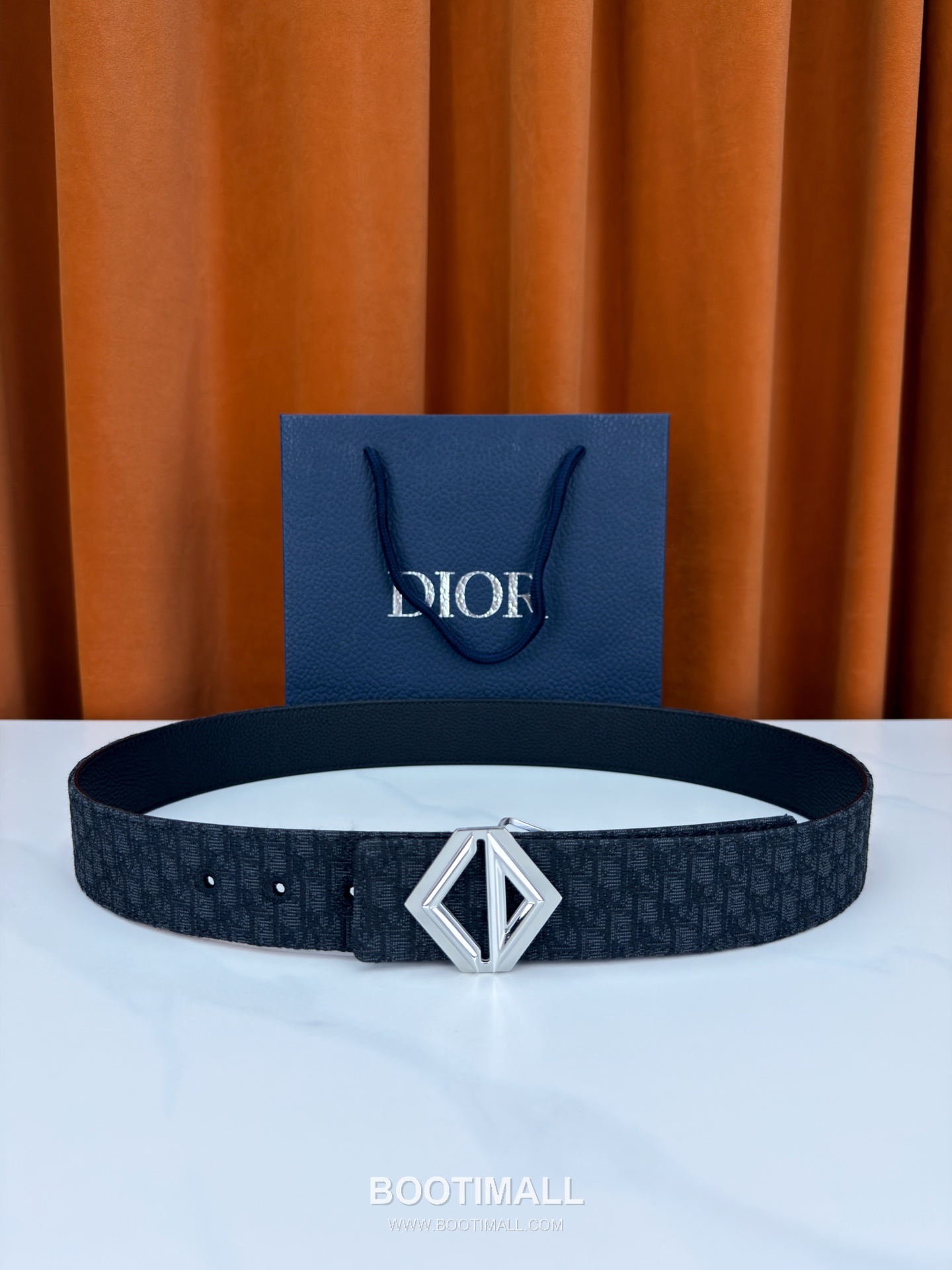 디올 오블리크 자카드 캔버스 블랙 네이비 리버서블 벨트 로고 다이아몬드 컷아웃 버클 Dior Oblique Jacquard Canvas Reversible Belt with Logo Diamond Cutout Buckle 4.0cm 1