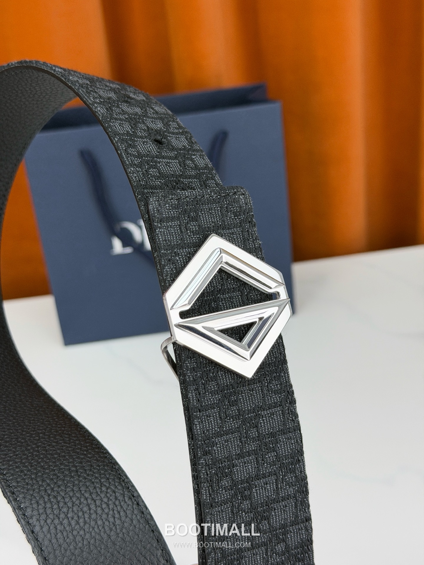 디올 오블리크 자카드 캔버스 블랙 네이비 리버서블 벨트 로고 다이아몬드 컷아웃 버클 Dior Oblique Jacquard Canvas Reversible Belt with Logo Diamond Cutout Buckle 4.0cm 2