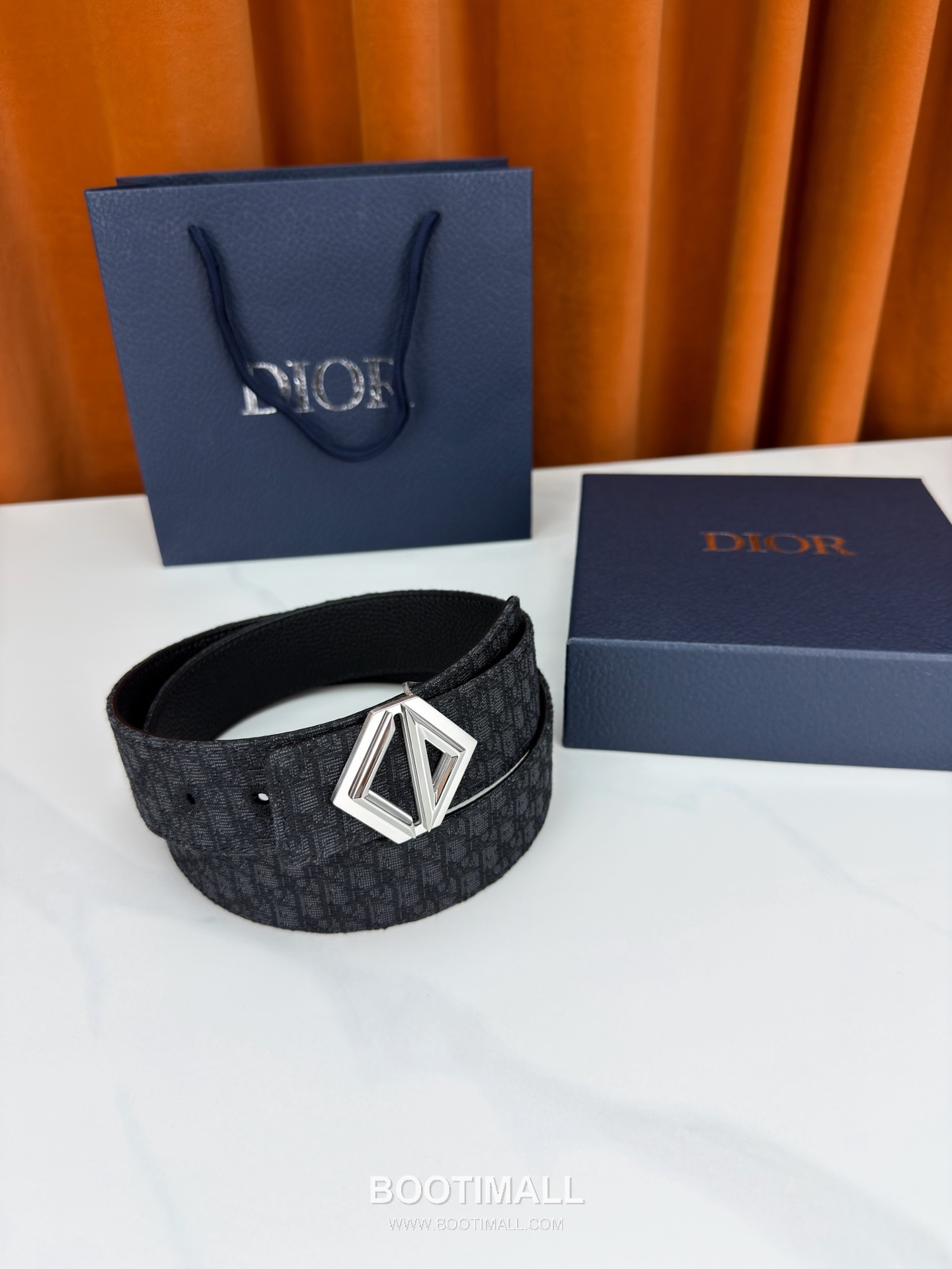 디올 오블리크 자카드 캔버스 블랙 네이비 리버서블 벨트 로고 다이아몬드 컷아웃 버클 Dior Oblique Jacquard Canvas Reversible Belt with Logo Diamond Cutout Buckle 4.0cm 5