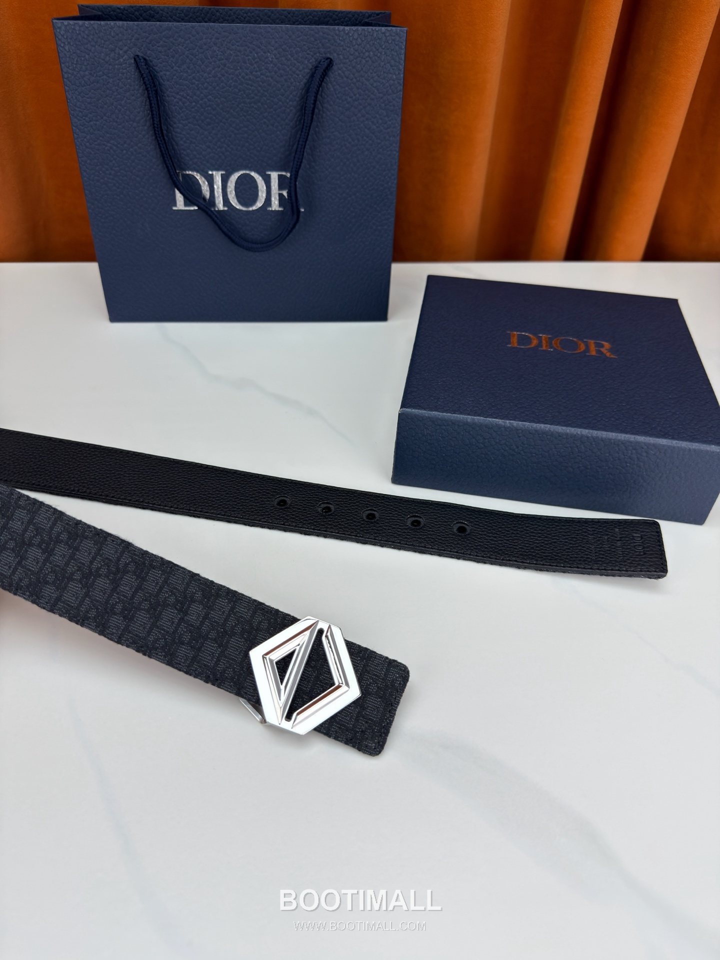 디올 오블리크 자카드 캔버스 블랙 네이비 리버서블 벨트 로고 다이아몬드 컷아웃 버클 Dior Oblique Jacquard Canvas Reversible Belt with Logo Diamond Cutout Buckle 4.0cm 6