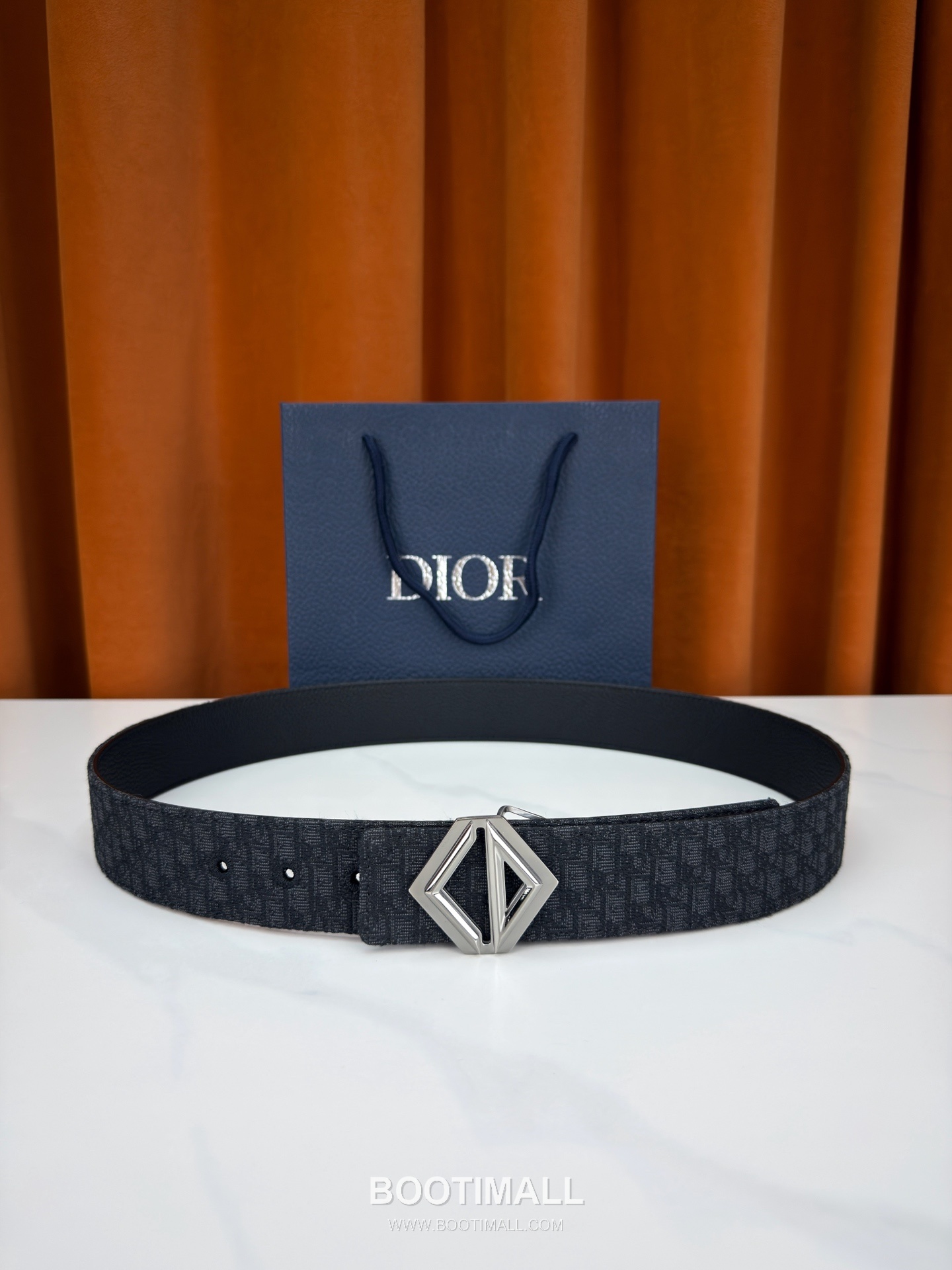 디올 오블리크 자카드 캔버스 블랙 네이비 리버서블 벨트 로고 다이아몬드 컷아웃 버클 Dior Oblique Jacquard Canvas Reversible Belt with Logo Diamond Cutout Buckle 4.0cm 1