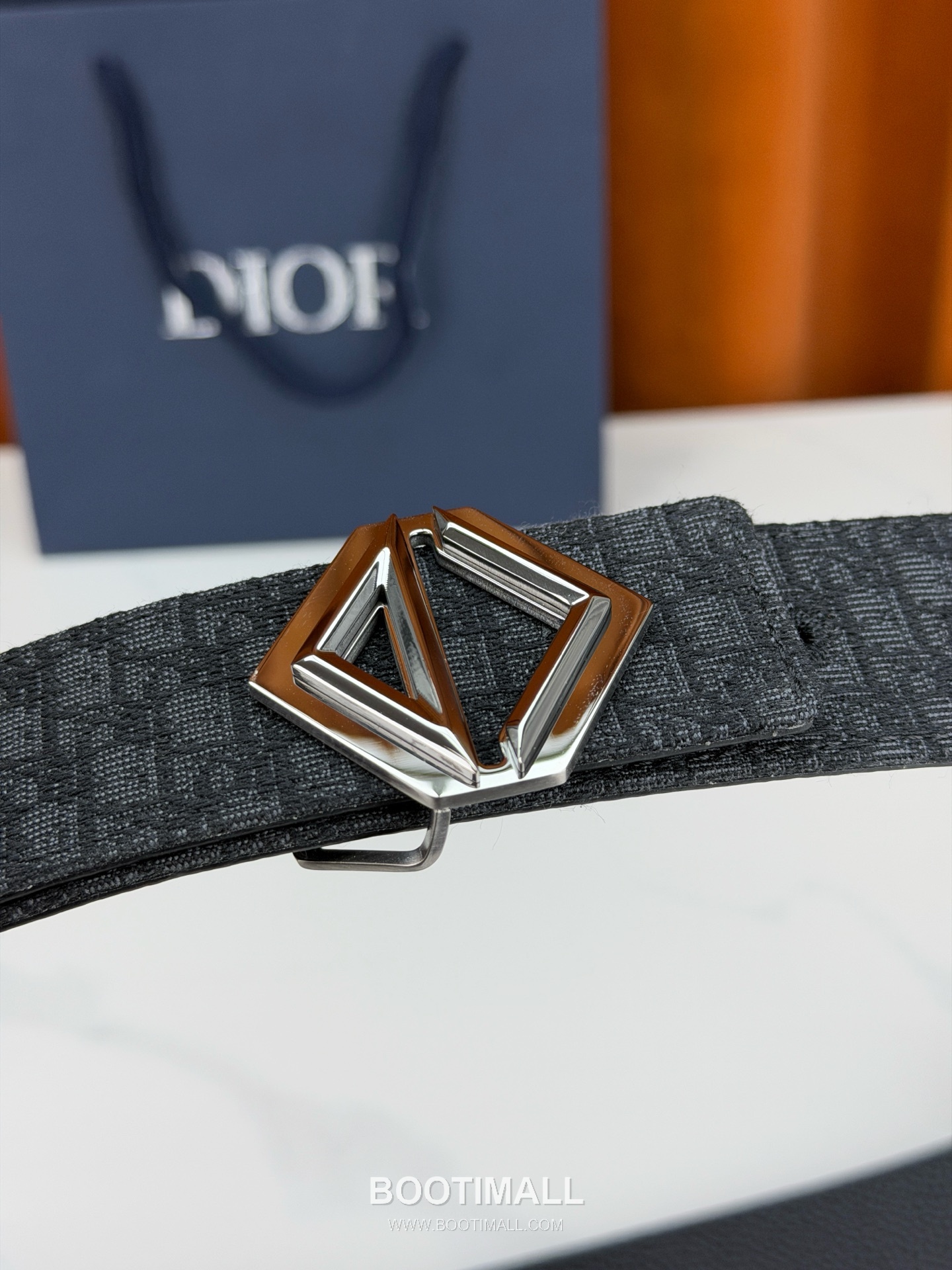 디올 오블리크 자카드 캔버스 블랙 네이비 리버서블 벨트 로고 다이아몬드 컷아웃 버클 Dior Oblique Jacquard Canvas Reversible Belt with Logo Diamond Cutout Buckle 4.0cm 2