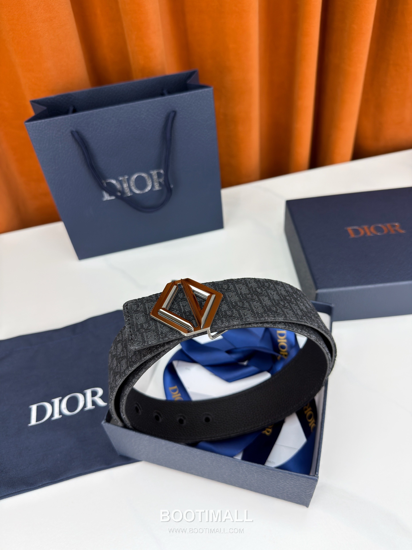 디올 오블리크 자카드 캔버스 블랙 네이비 리버서블 벨트 로고 다이아몬드 컷아웃 버클 Dior Oblique Jacquard Canvas Reversible Belt with Logo Diamond Cutout Buckle 4.0cm 4