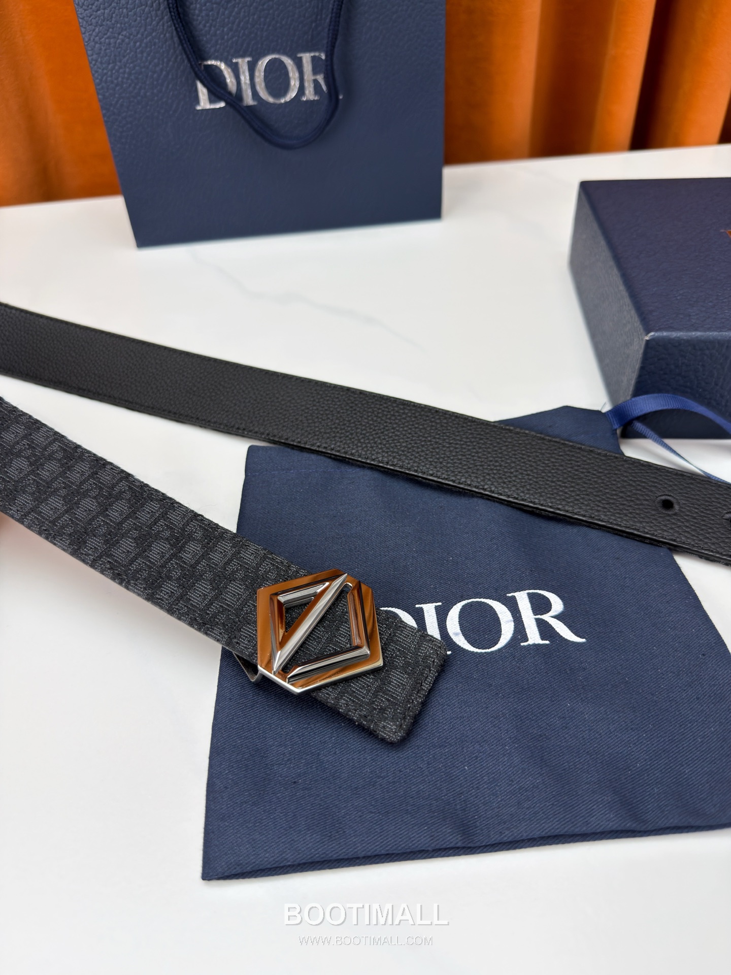 디올 오블리크 자카드 캔버스 블랙 네이비 리버서블 벨트 로고 다이아몬드 컷아웃 버클 Dior Oblique Jacquard Canvas Reversible Belt with Logo Diamond Cutout Buckle 4.0cm 5