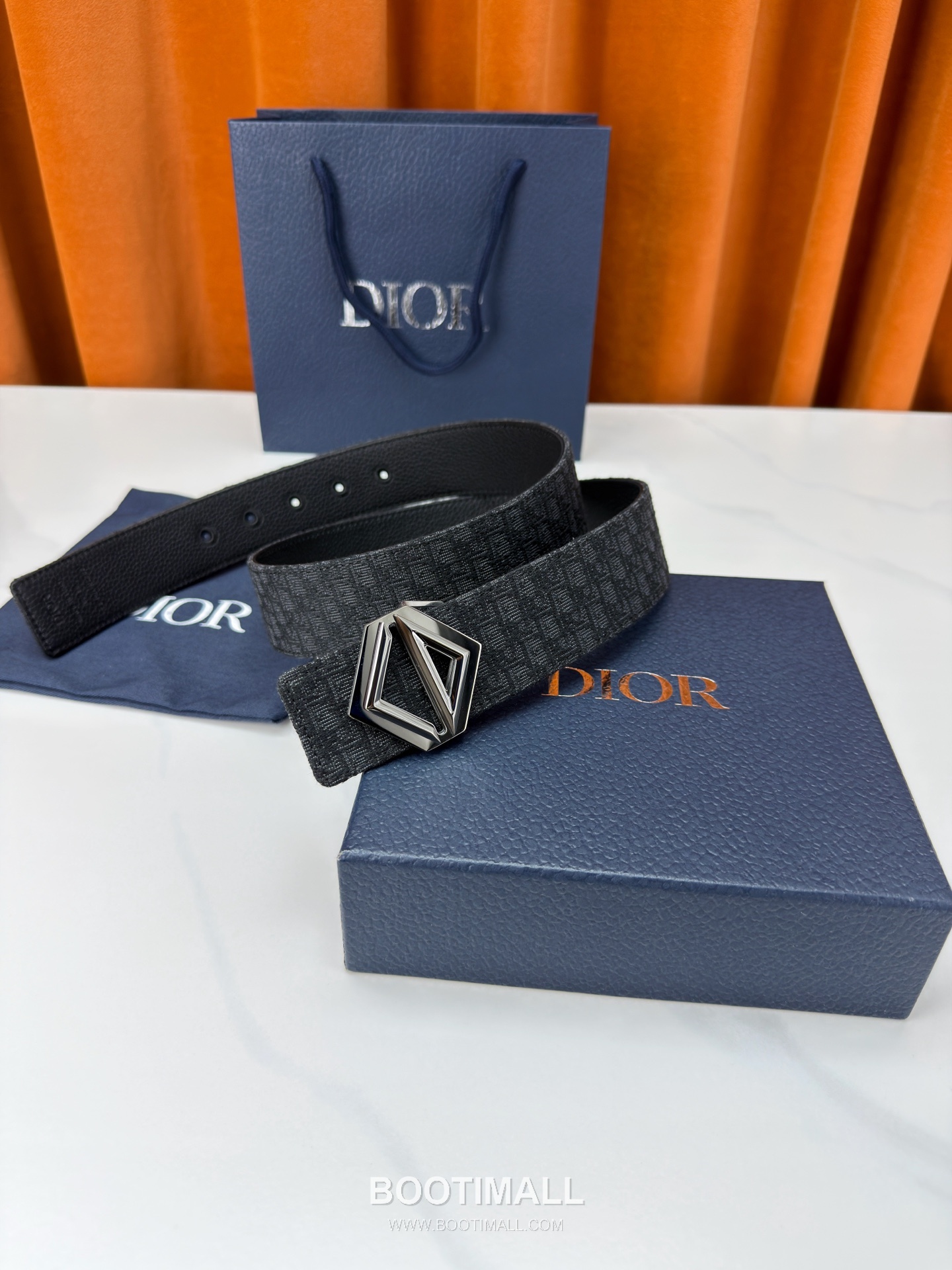 디올 오블리크 자카드 캔버스 블랙 네이비 리버서블 벨트 로고 다이아몬드 컷아웃 버클 Dior Oblique Jacquard Canvas Reversible Belt with Logo Diamond Cutout Buckle 4.0cm 6
