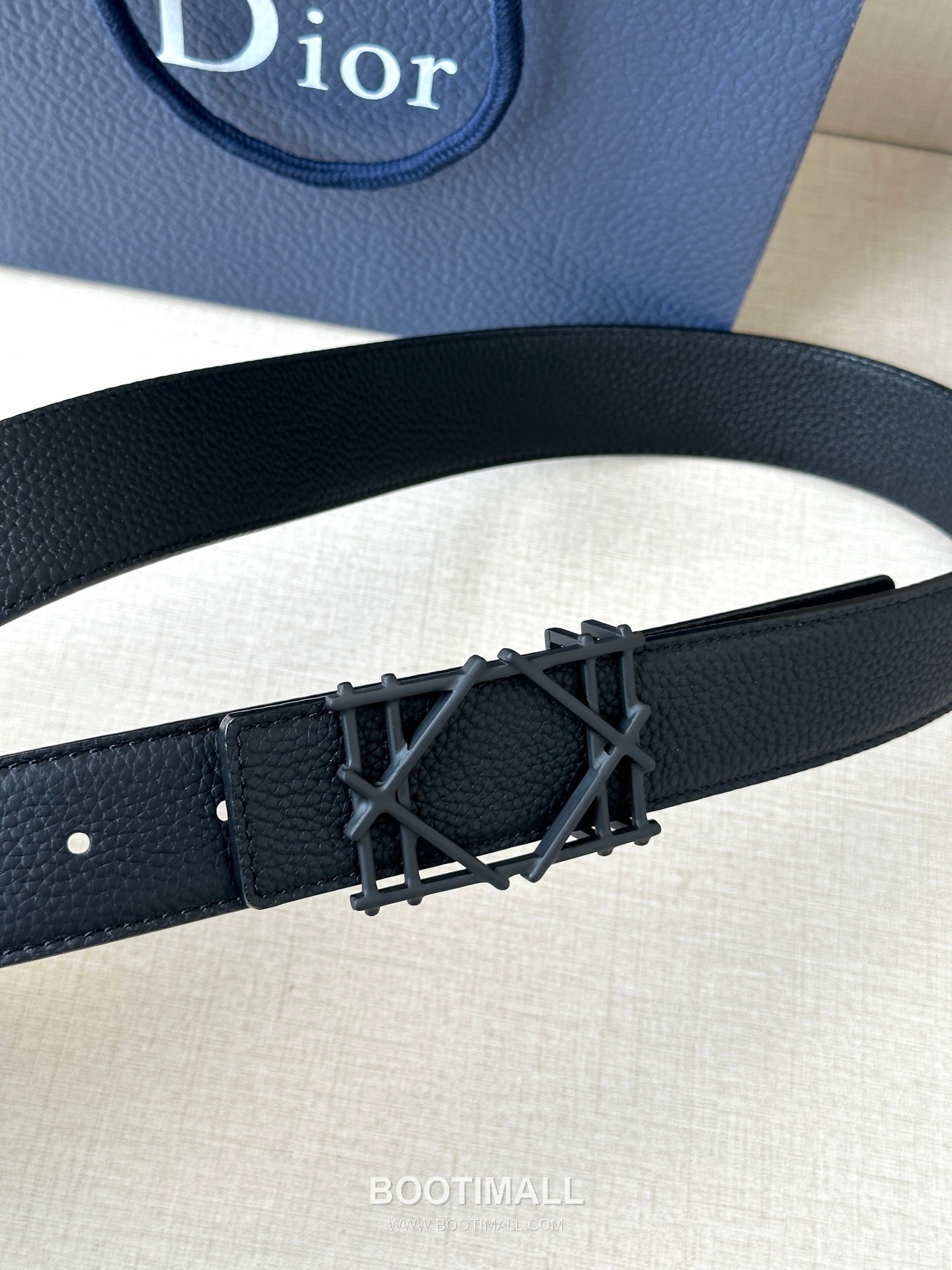 디올 카나주 패턴 카프스킨 블랙 단면 벨트 로고 카나주 버클 Dior Cannage Pattern Calfskin Belt with Logo Cannage Buckle 3.5cm 2