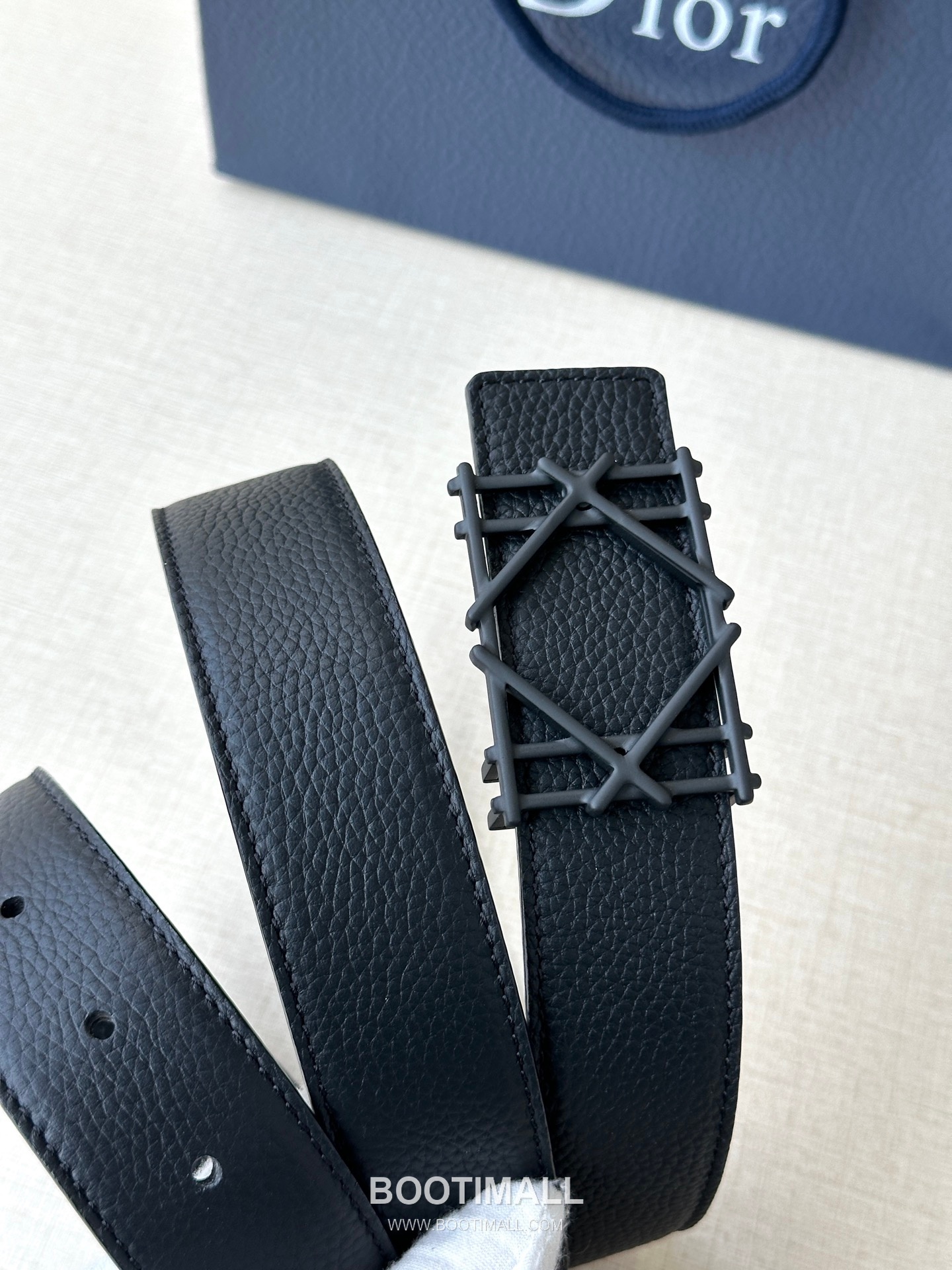 디올 카나주 패턴 카프스킨 블랙 단면 벨트 로고 카나주 버클 Dior Cannage Pattern Calfskin Belt with Logo Cannage Buckle 3.5cm 3