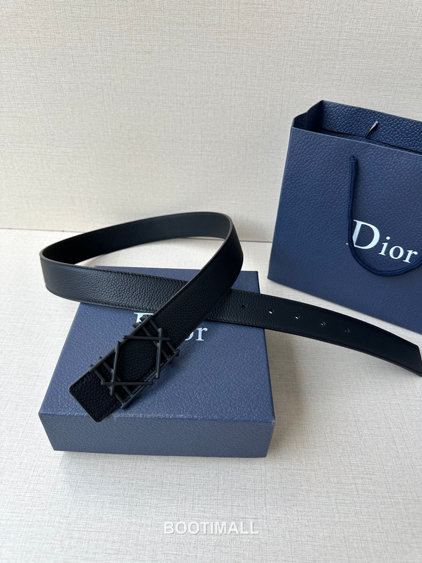디올 카나주 패턴 카프스킨 블랙 단면 벨트 로고 카나주 버클 Dior Cannage Pattern Calfskin Belt with Logo Cannage Buckle 3.5cm 5