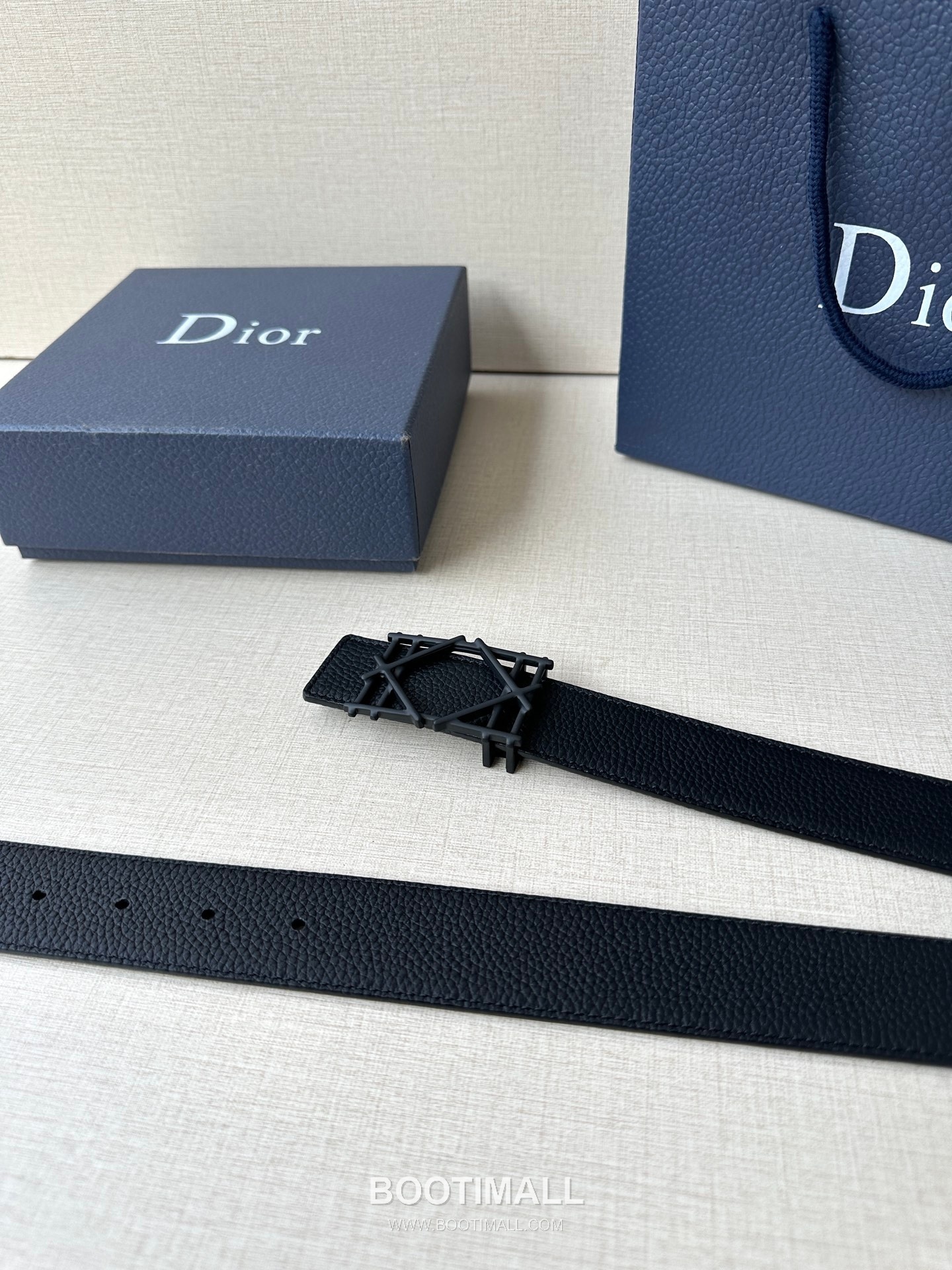 디올 카나주 패턴 카프스킨 블랙 단면 벨트 로고 카나주 버클 Dior Cannage Pattern Calfskin Belt with Logo Cannage Buckle 3.5cm 6