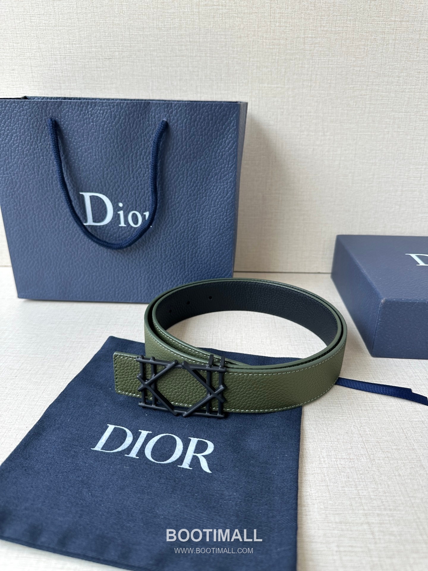 디올 카나주 패턴 카프스킨 블랙 단면 벨트 로고 카나주 버클 Dior Cannage Pattern Calfskin Belt with Logo Cannage Buckle 3.5cm 3