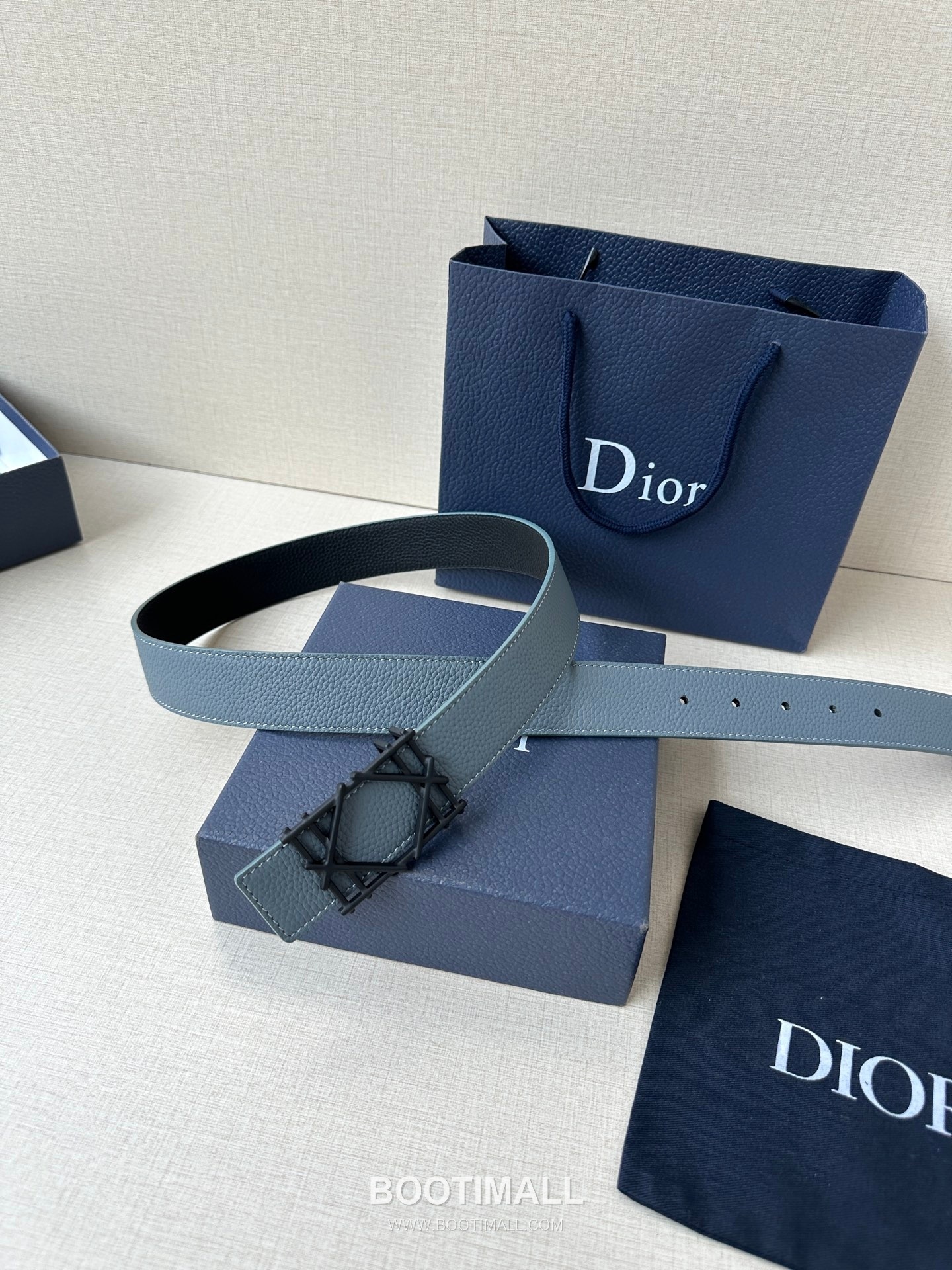 디올 카나주 패턴 카프스킨 블랙 단면 벨트 로고 카나주 버클 Dior Cannage Pattern Calfskin Belt with Logo Cannage Buckle 3.5cm 3