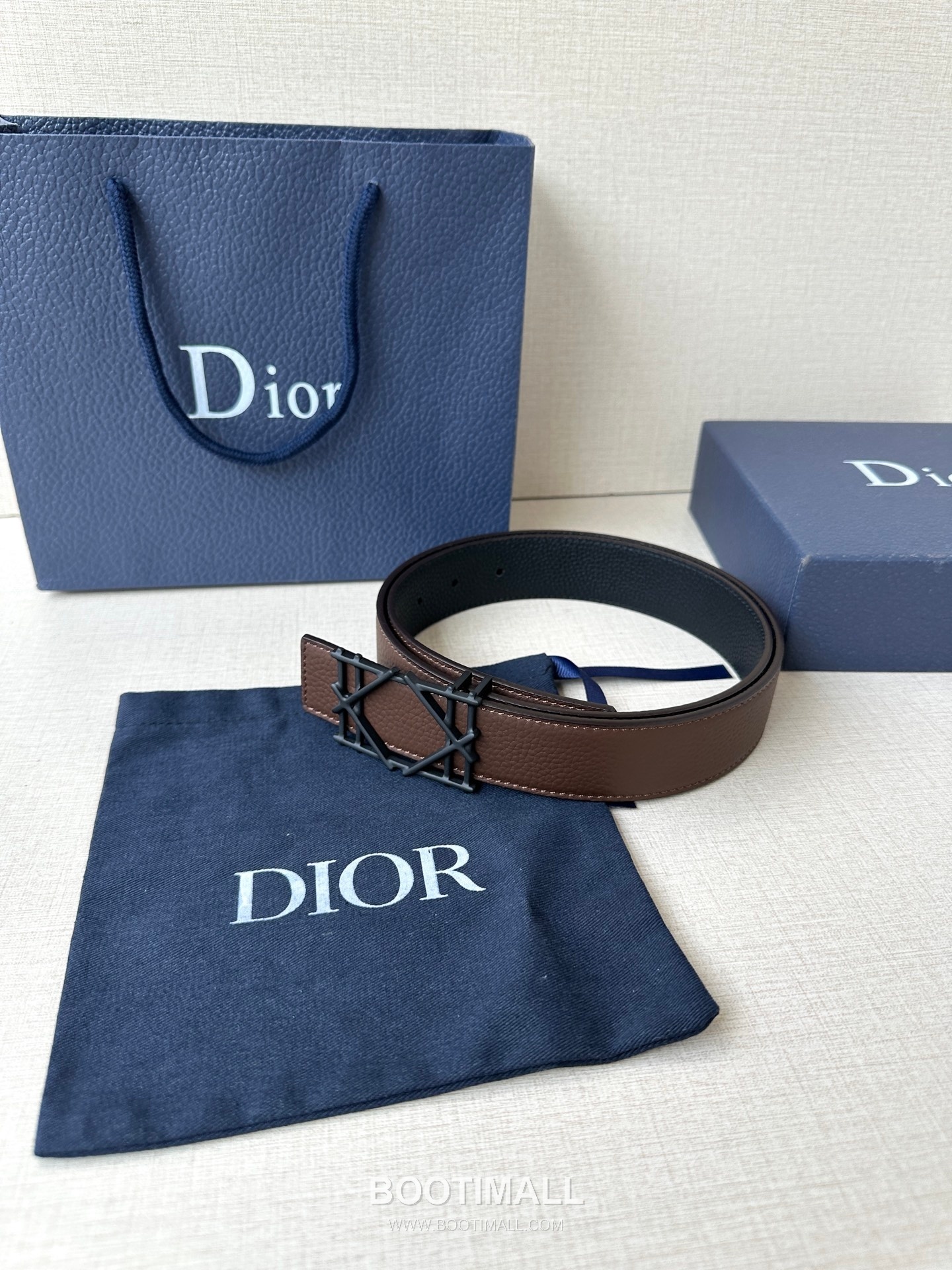 디올 카나주 패턴 카프스킨 블랙 단면 벨트 로고 카나주 버클 Dior Cannage Pattern Calfskin Belt with Logo Cannage Buckle 3.5cm 2