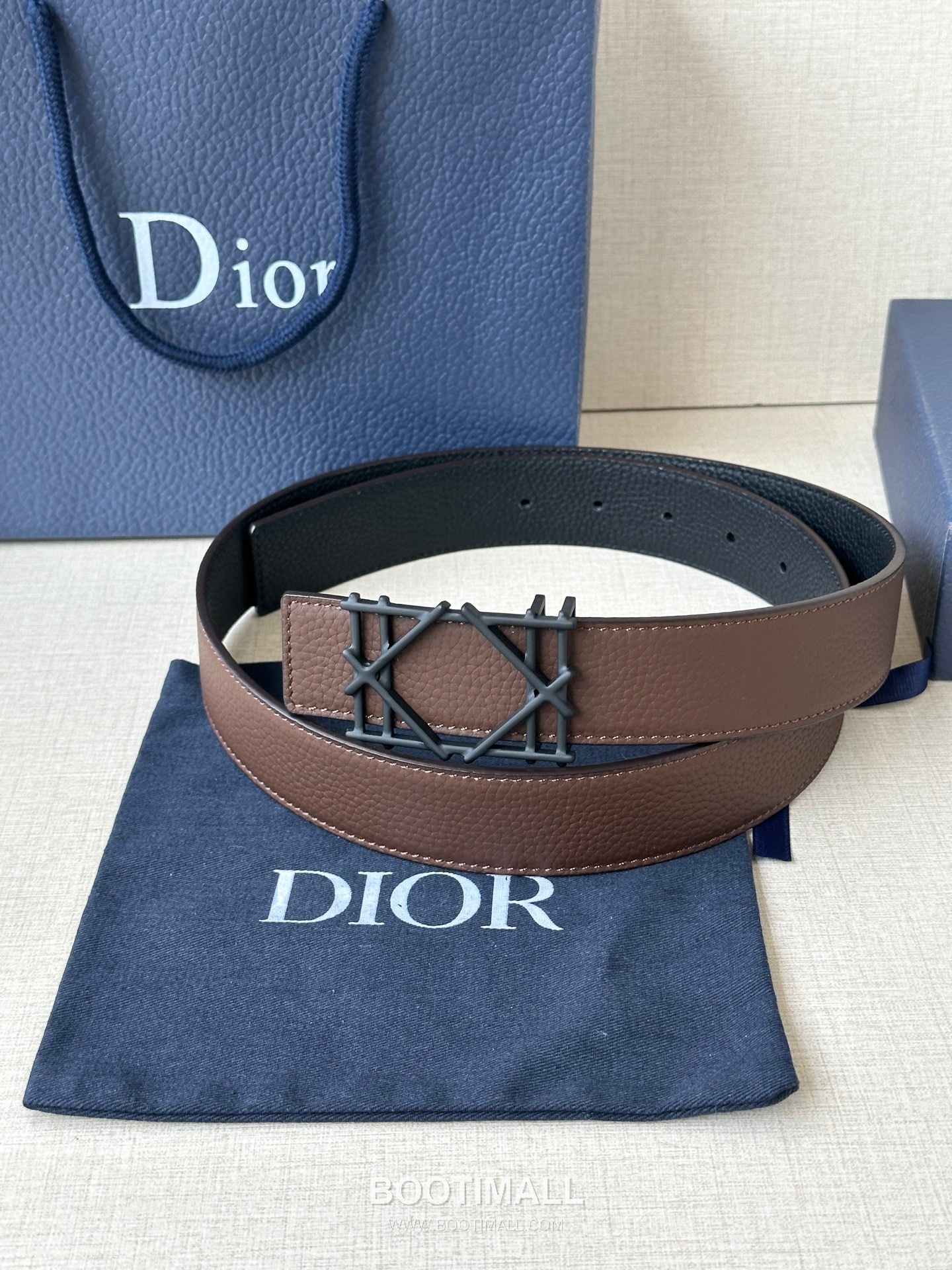 디올 카나주 패턴 카프스킨 블랙 단면 벨트 로고 카나주 버클 Dior Cannage Pattern Calfskin Belt with Logo Cannage Buckle 3.5cm 5