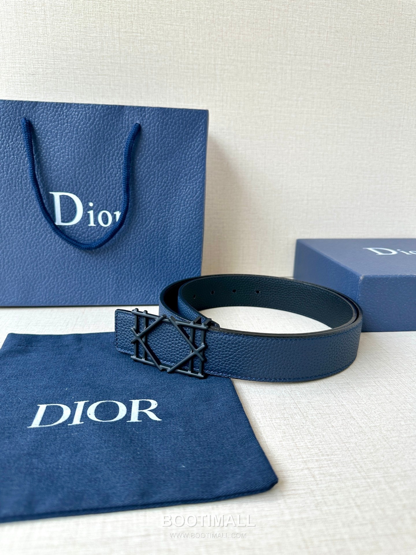 디올 카나주 패턴 카프스킨 블랙 단면 벨트 로고 카나주 버클 Dior Cannage Pattern Calfskin Belt with Logo Cannage Buckle 3.5cm 3