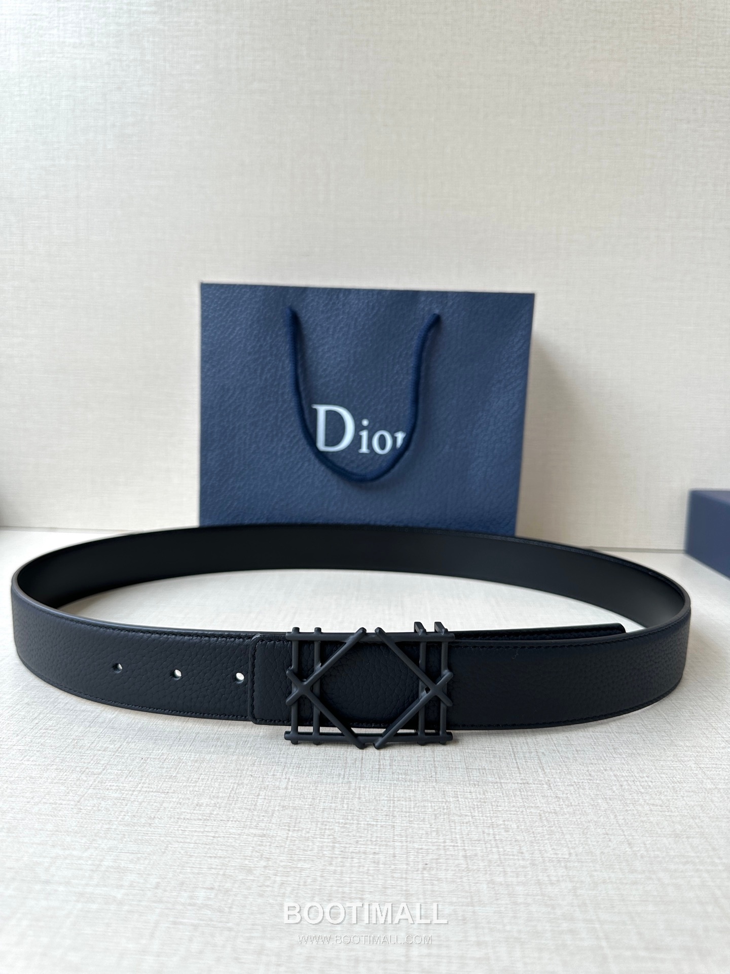 디올 카나주 패턴 카프스킨 블랙 단면 벨트 로고 카나주 버클 Dior Cannage Pattern Calfskin Belt with Logo Cannage Buckle 3.5cm 1