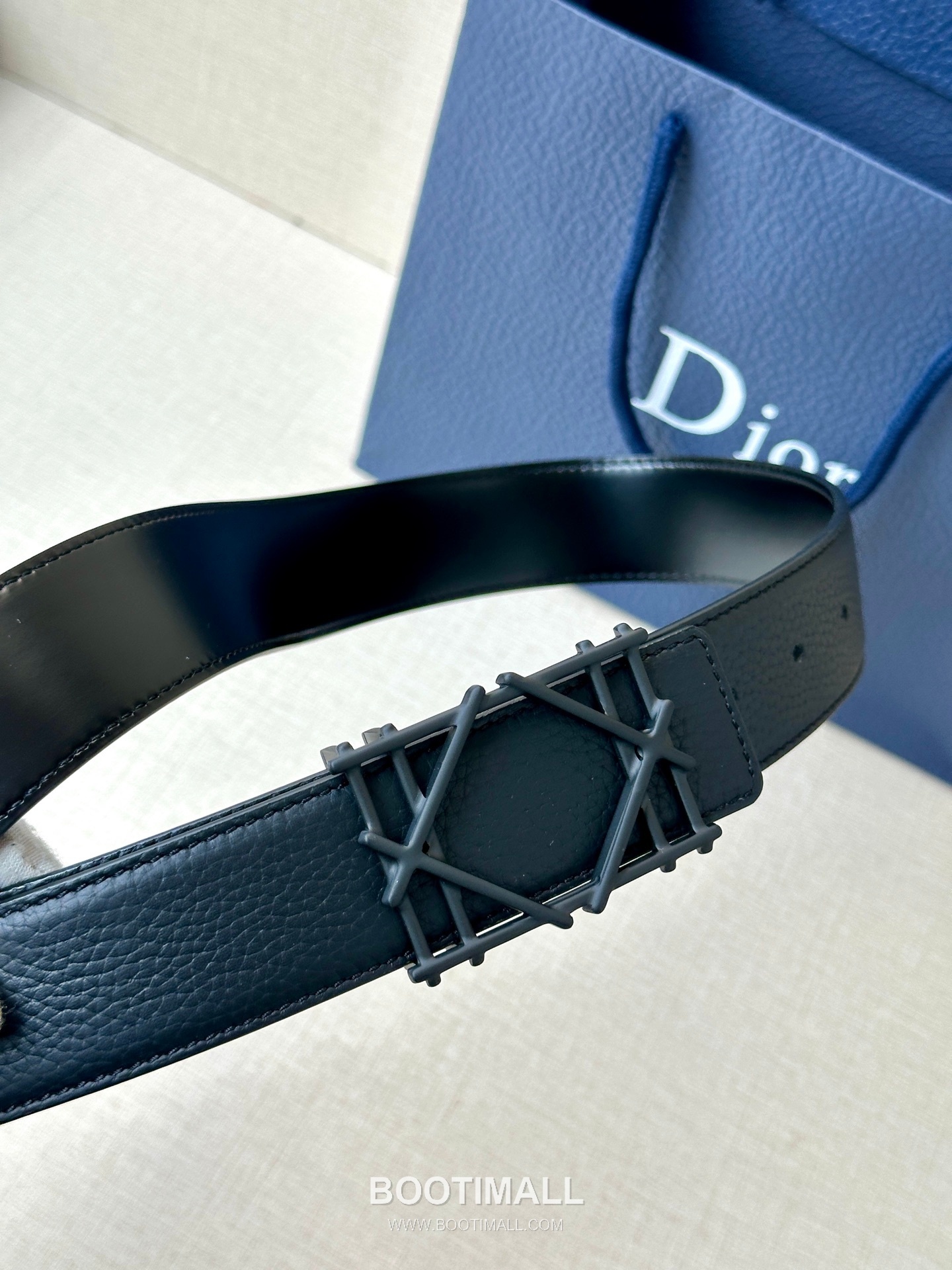 디올 카나주 패턴 카프스킨 블랙 단면 벨트 로고 카나주 버클 Dior Cannage Pattern Calfskin Belt with Logo Cannage Buckle 3.5cm 2
