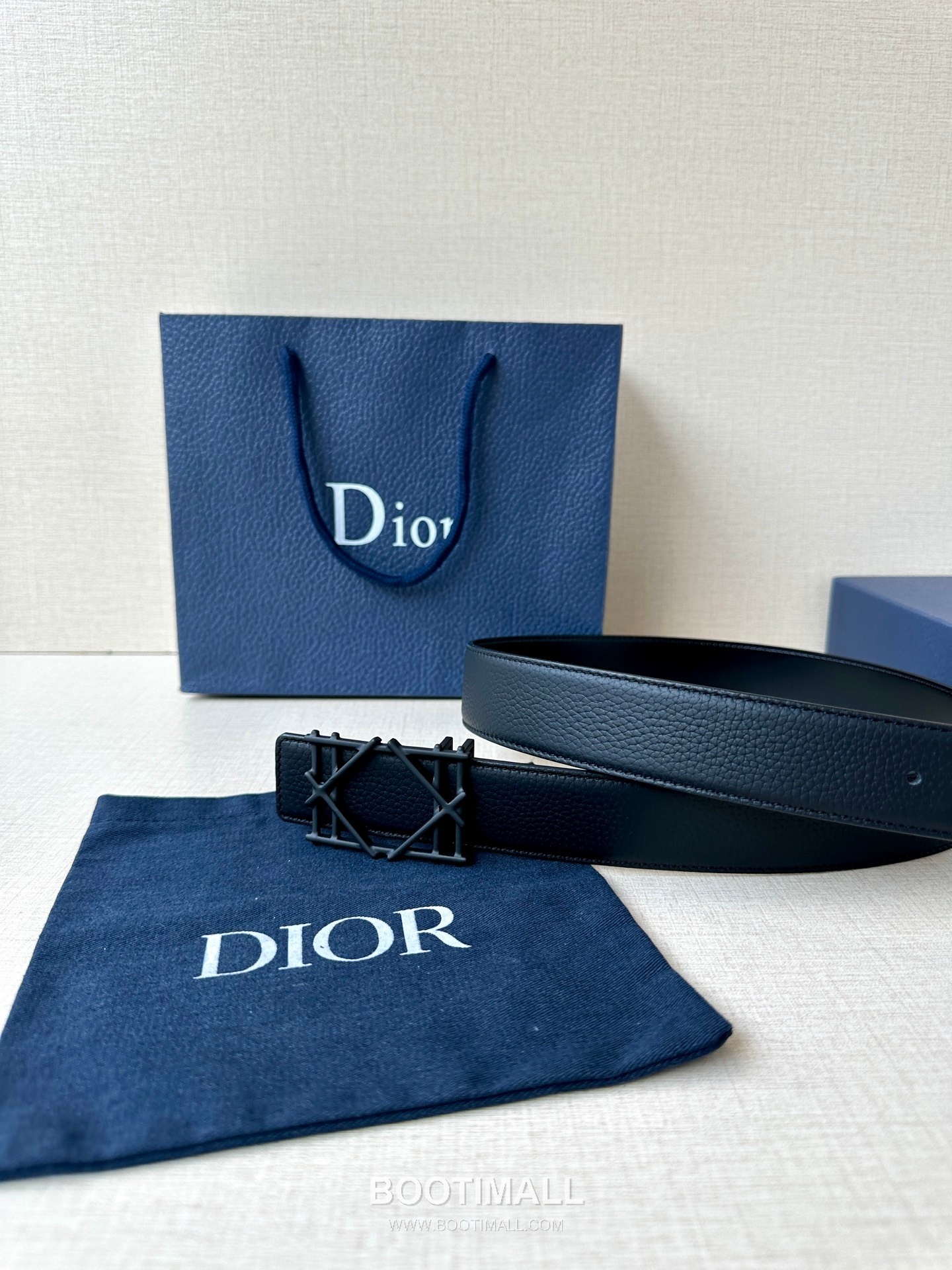 디올 카나주 패턴 카프스킨 블랙 단면 벨트 로고 카나주 버클 Dior Cannage Pattern Calfskin Belt with Logo Cannage Buckle 3.5cm 3