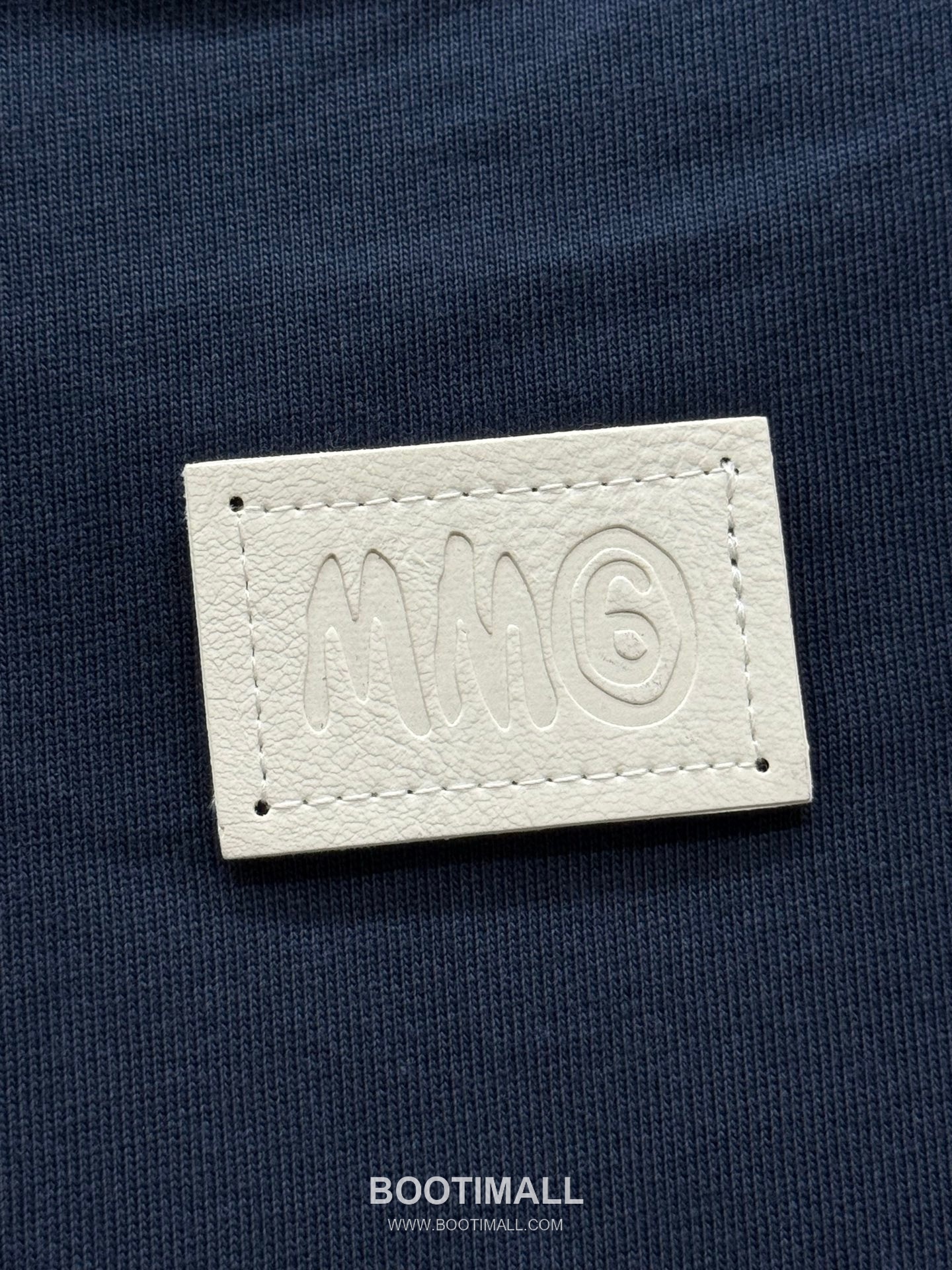 엠엠식스 로고 프린트 코튼 루즈핏 반팔 티셔츠 네이비 MM6 Logo Print Cotton Loose Fit Short Sleeve T-Shirt D23521 7