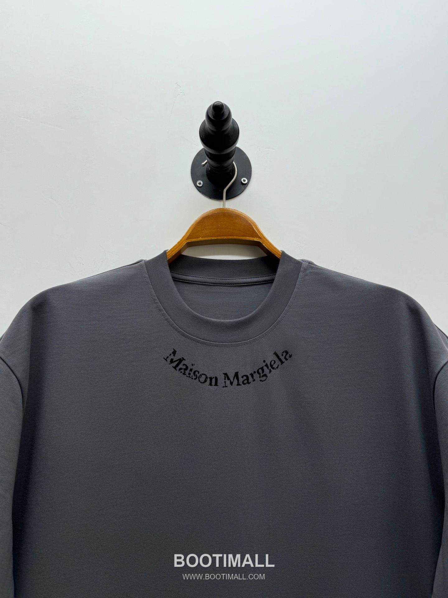 엠엠식스 로고 프린트 코튼 루즈핏 반팔 티셔츠 카키 MM6 Logo Print Cotton Loose Fit Short Sleeve T-Shirt D23521 2