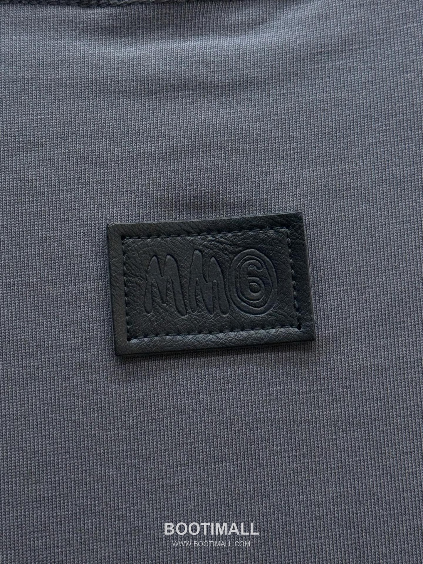 엠엠식스 로고 프린트 코튼 루즈핏 반팔 티셔츠 카키 MM6 Logo Print Cotton Loose Fit Short Sleeve T-Shirt D23521 7