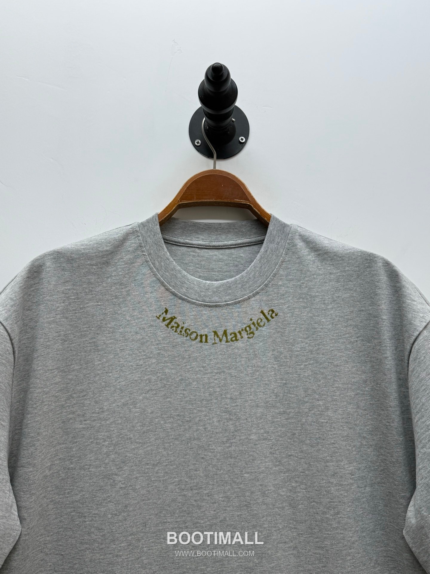 엠엠식스 로고 프린트 코튼 루즈핏 반팔 티셔츠 그레이 MM6 Logo Print Cotton Loose Fit Short Sleeve T-Shirt D23521 2