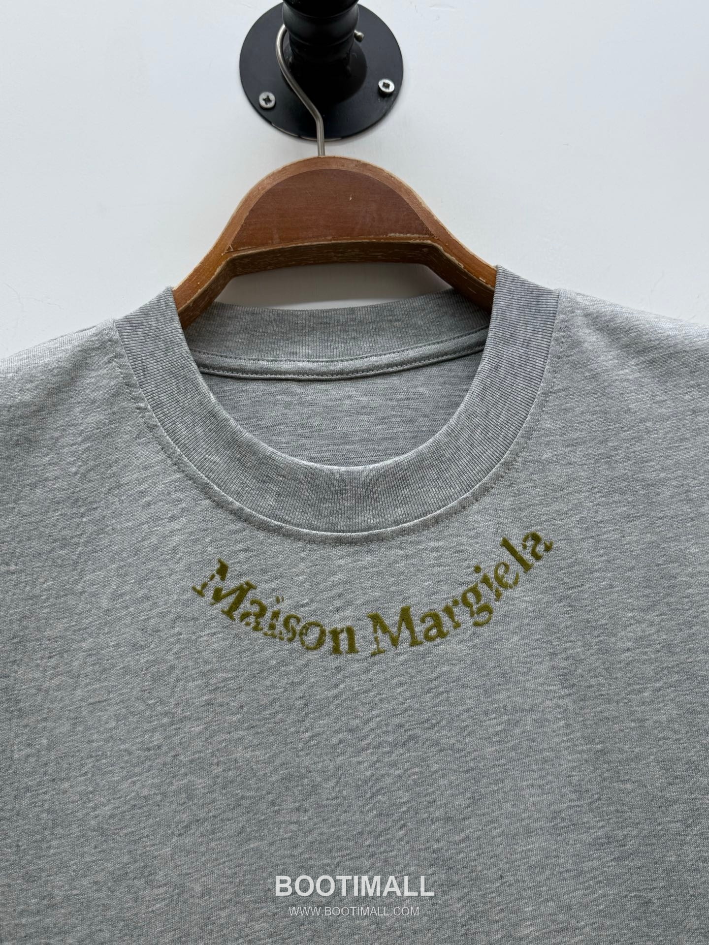 엠엠식스 로고 프린트 코튼 루즈핏 반팔 티셔츠 그레이 MM6 Logo Print Cotton Loose Fit Short Sleeve T-Shirt D23521 3